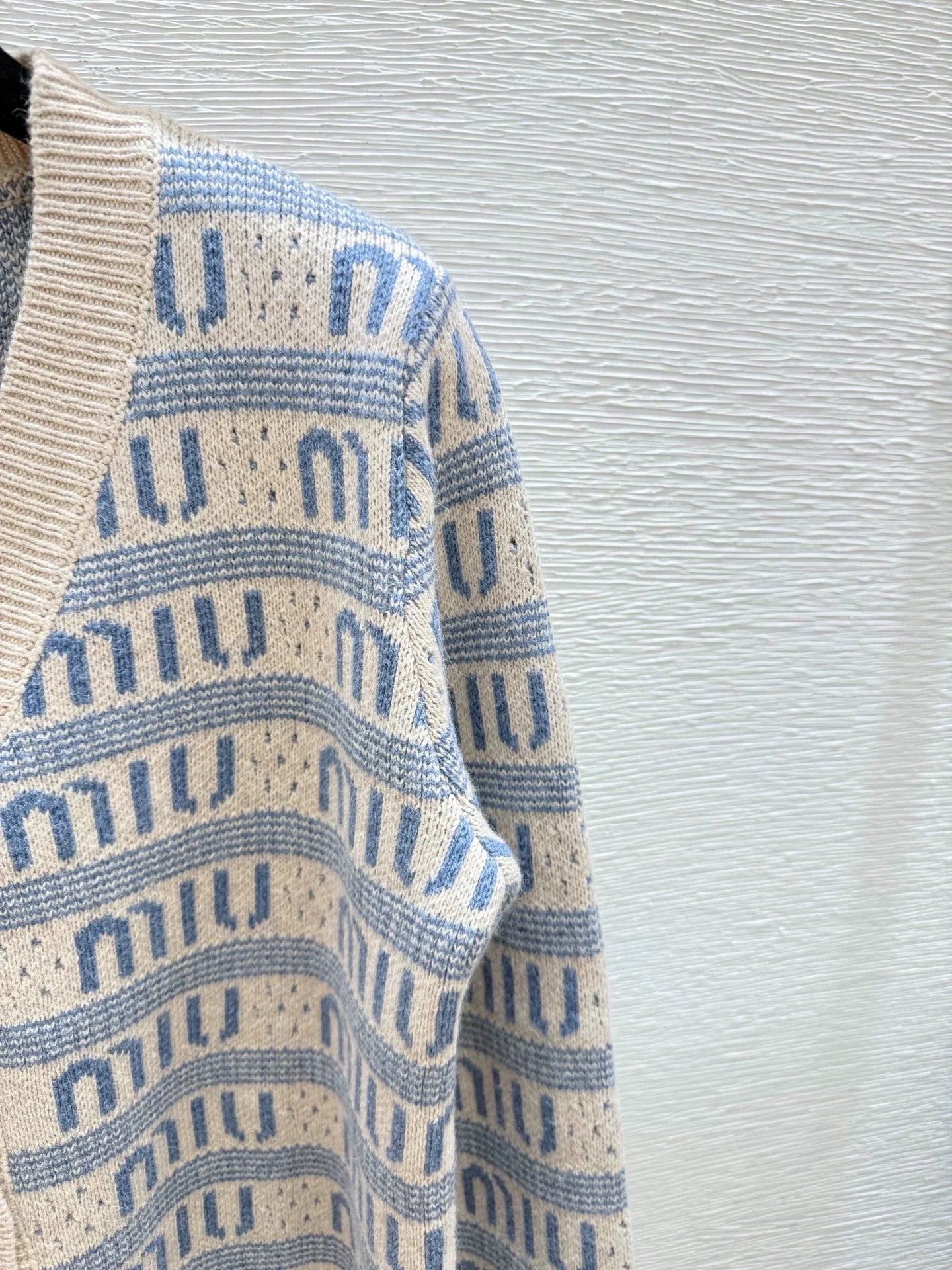 25fw LOGO Knitted Cardigan