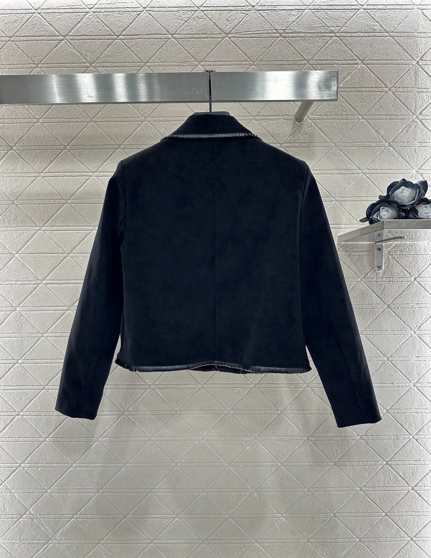 25 Genuine leather jacket and skirt set.