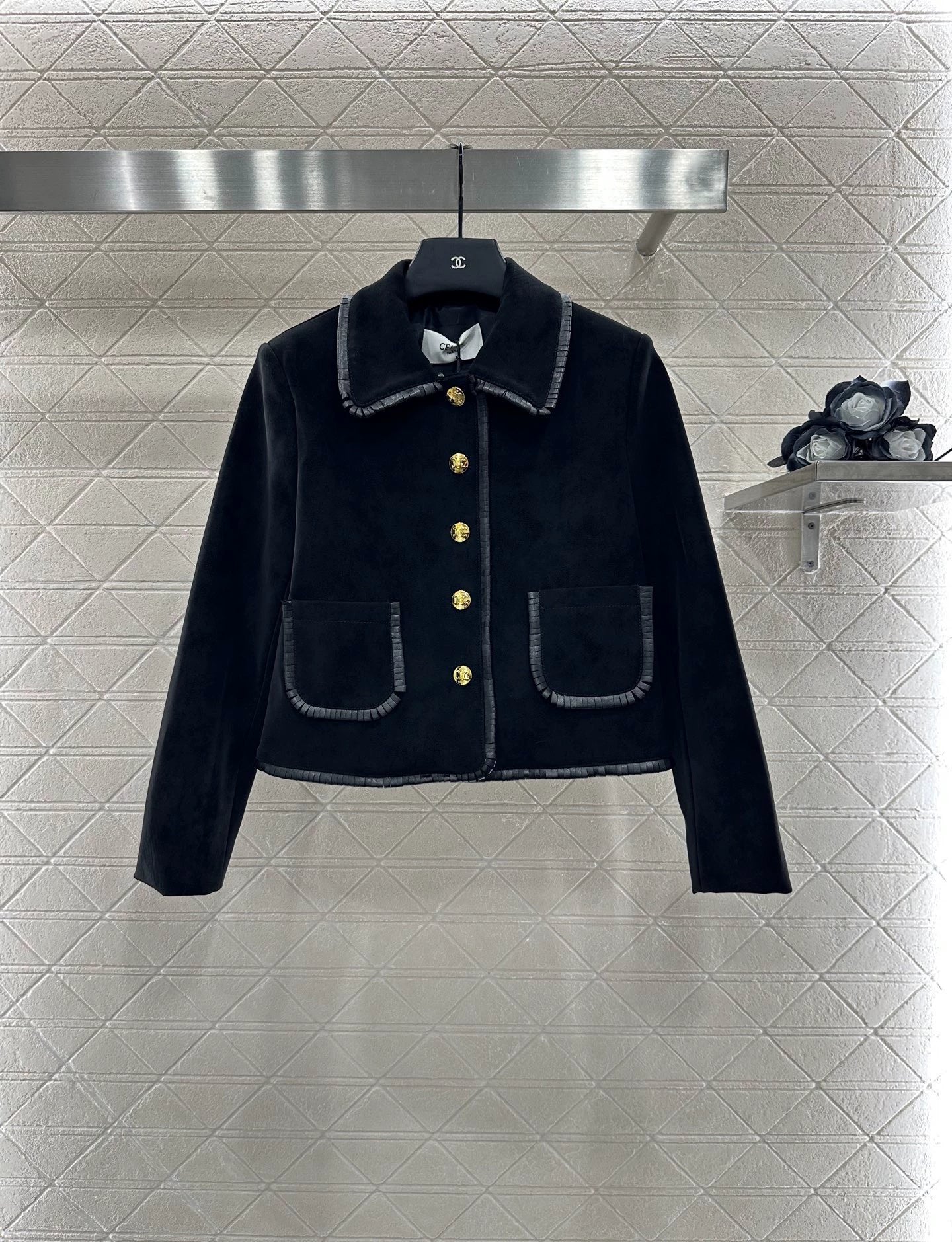 25 Genuine leather jacket and skirt set.