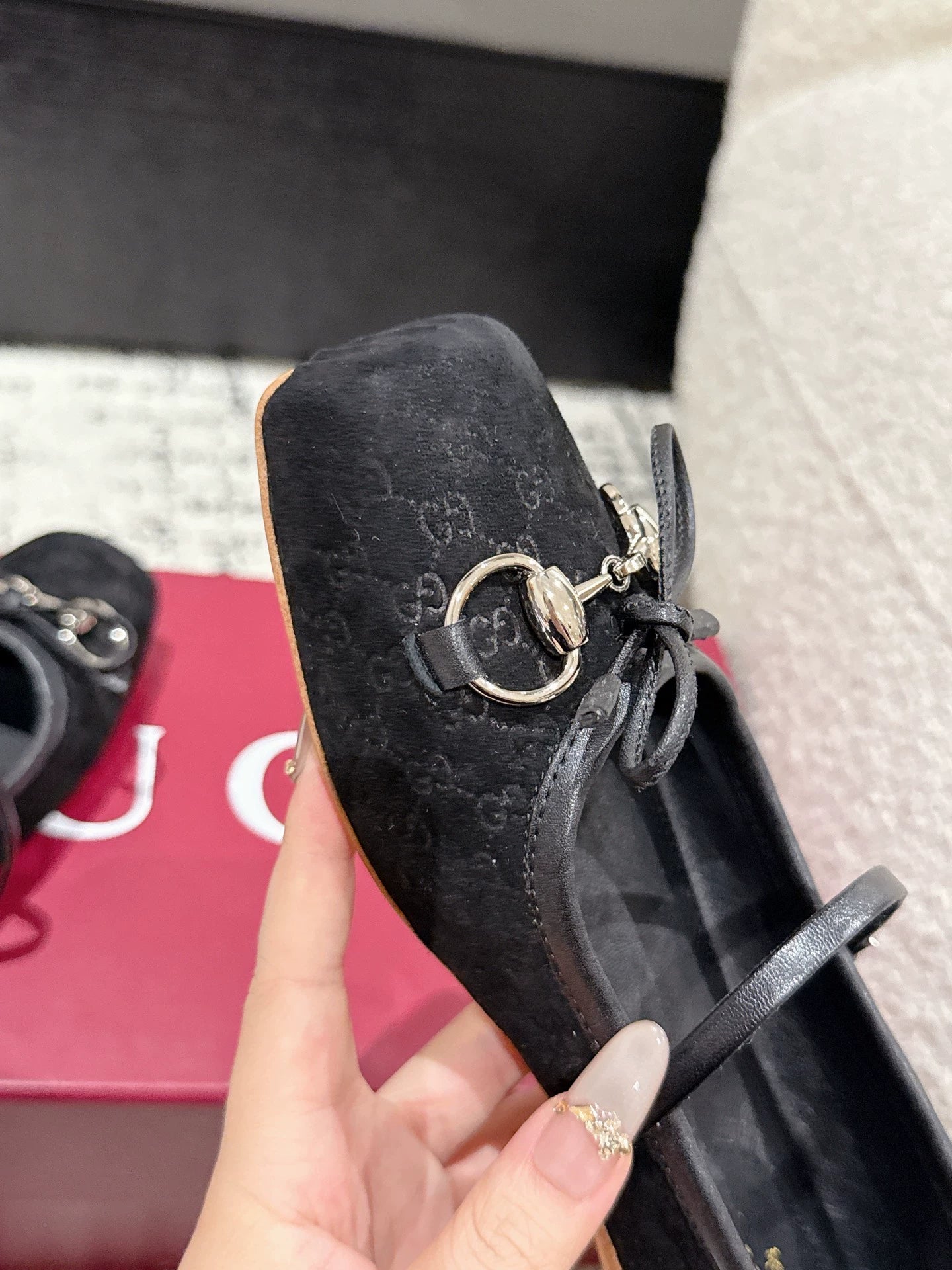 Horseshoe buckle