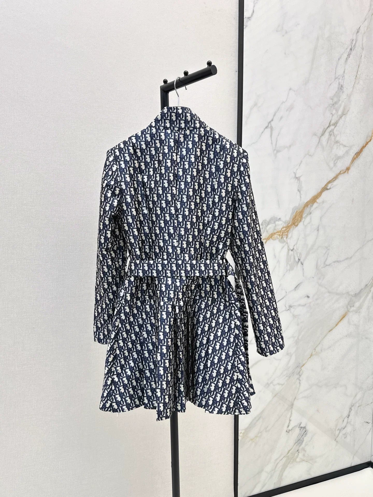 25 Stacked skirt jacquard dress