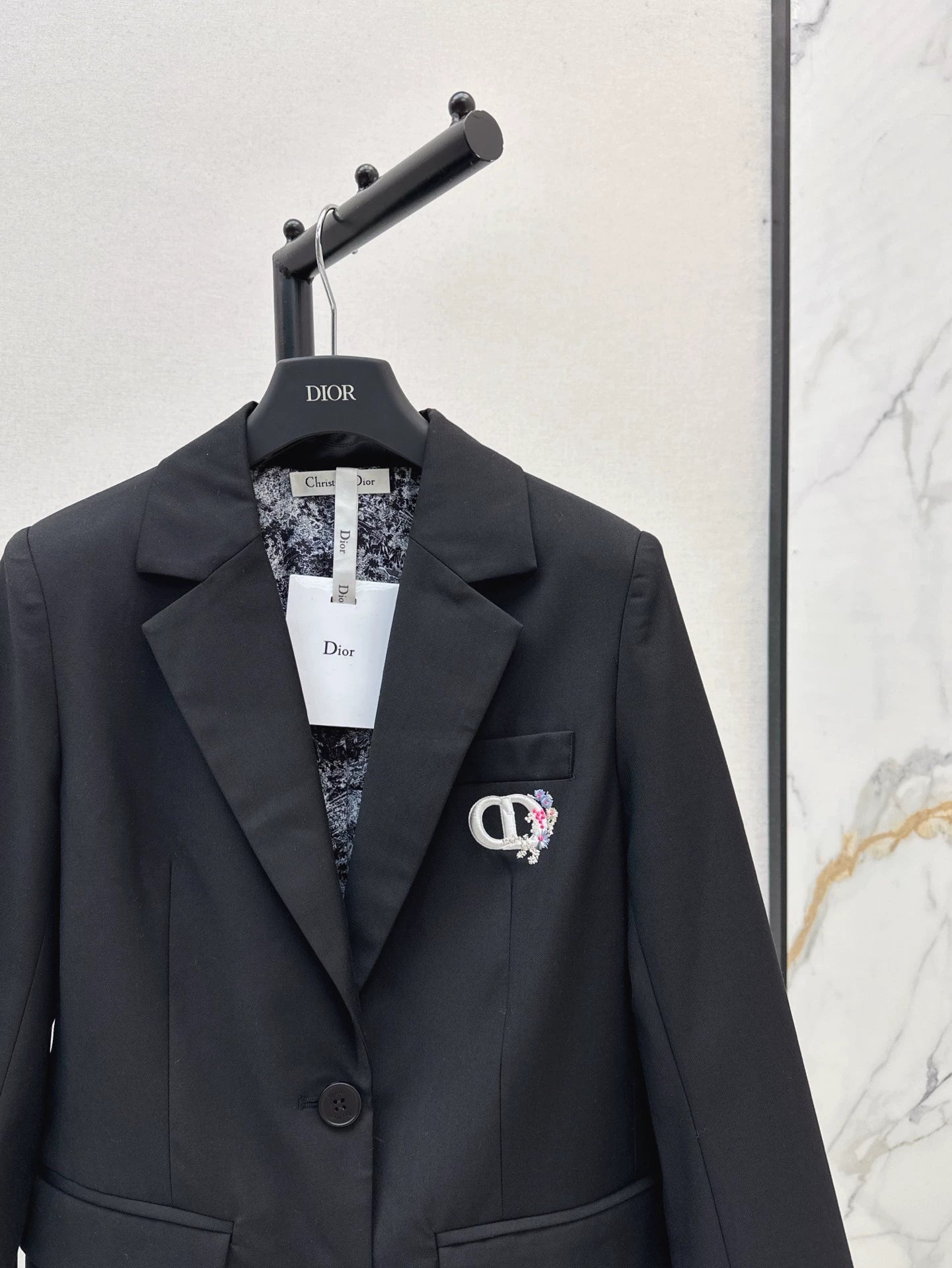 2025 Brooch suit silhouette jacket