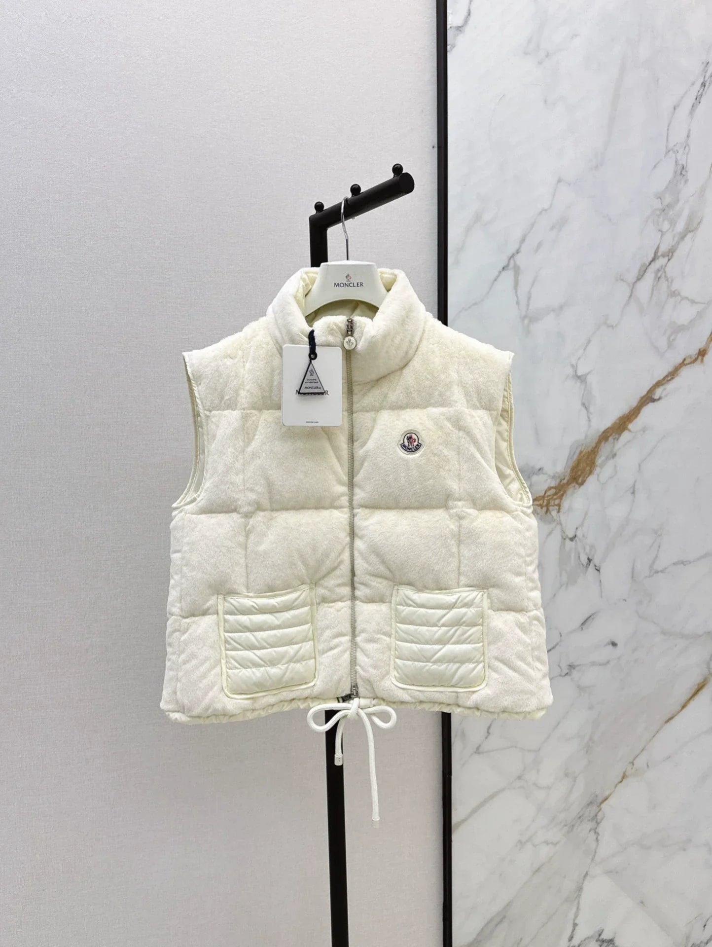 25 Mao Mao Down Vest