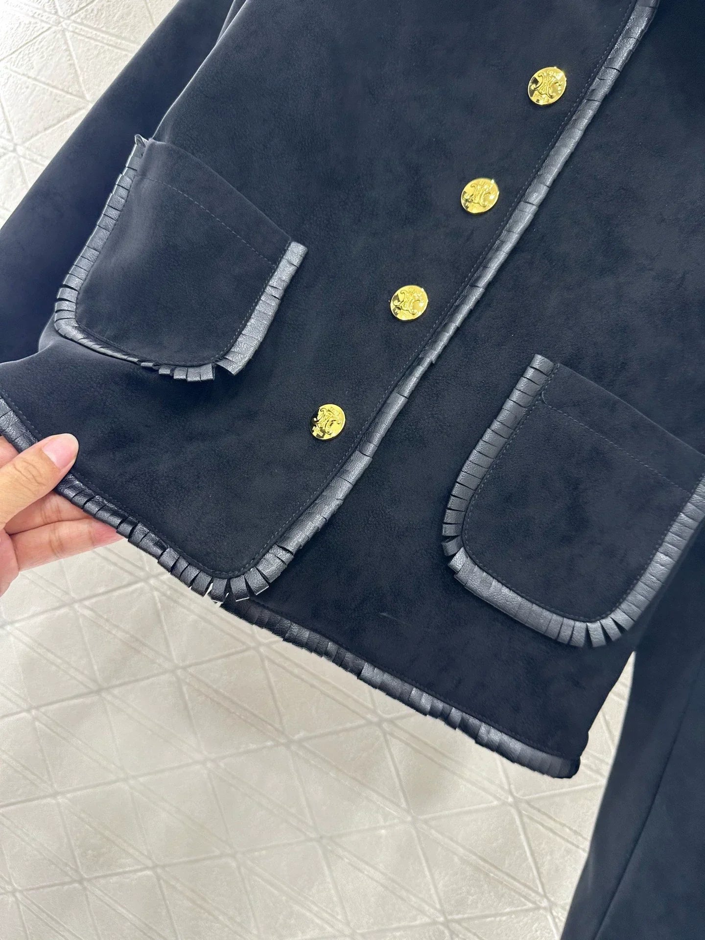 25 Genuine leather jacket and skirt set.