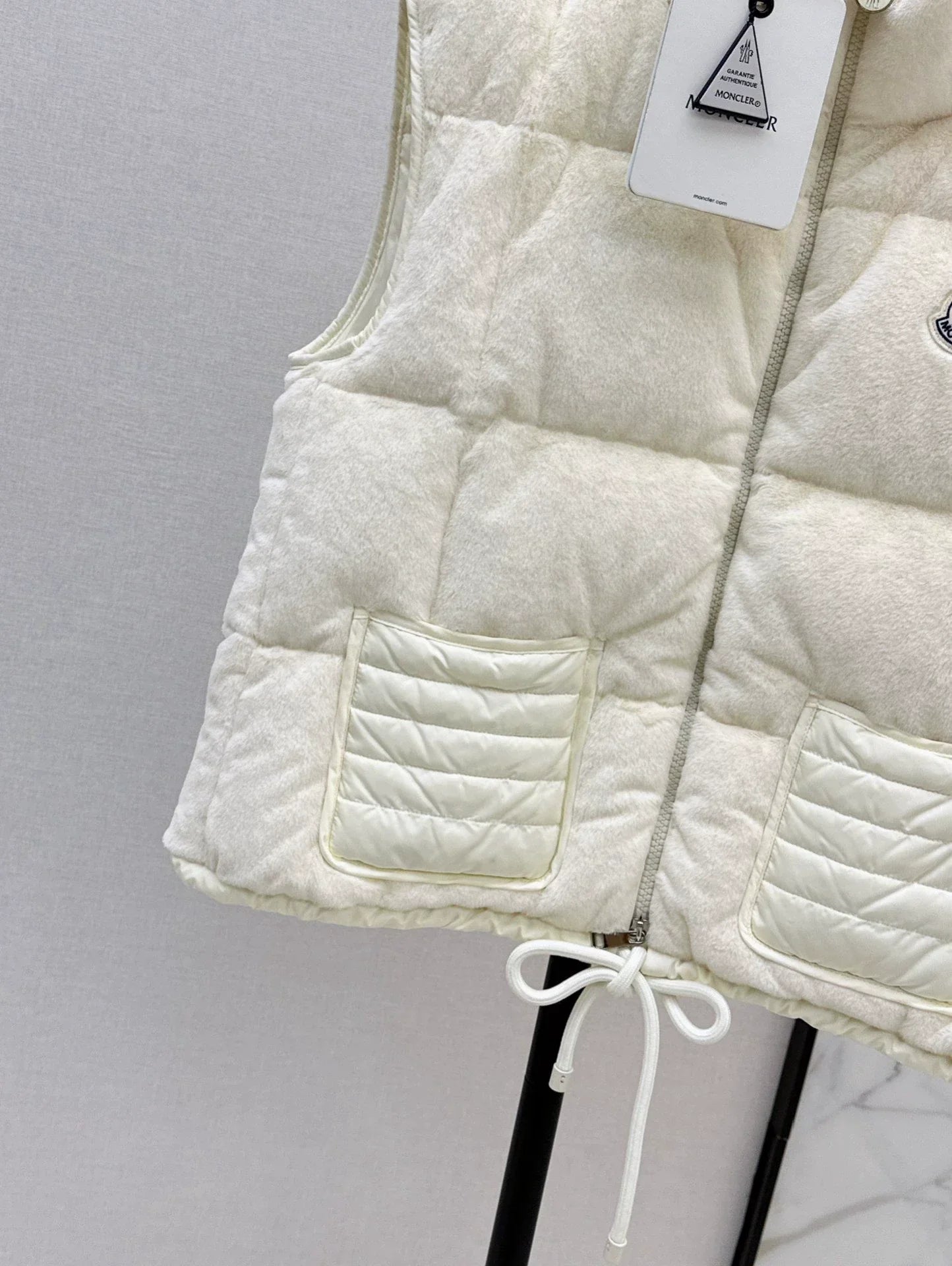25 Mao Mao Down Vest