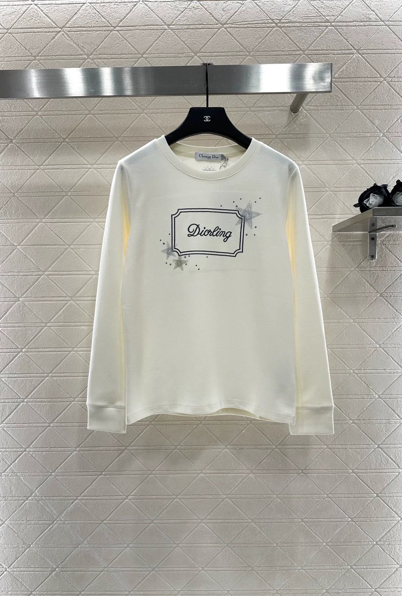D 25 Crew Neck Letter Logo Top