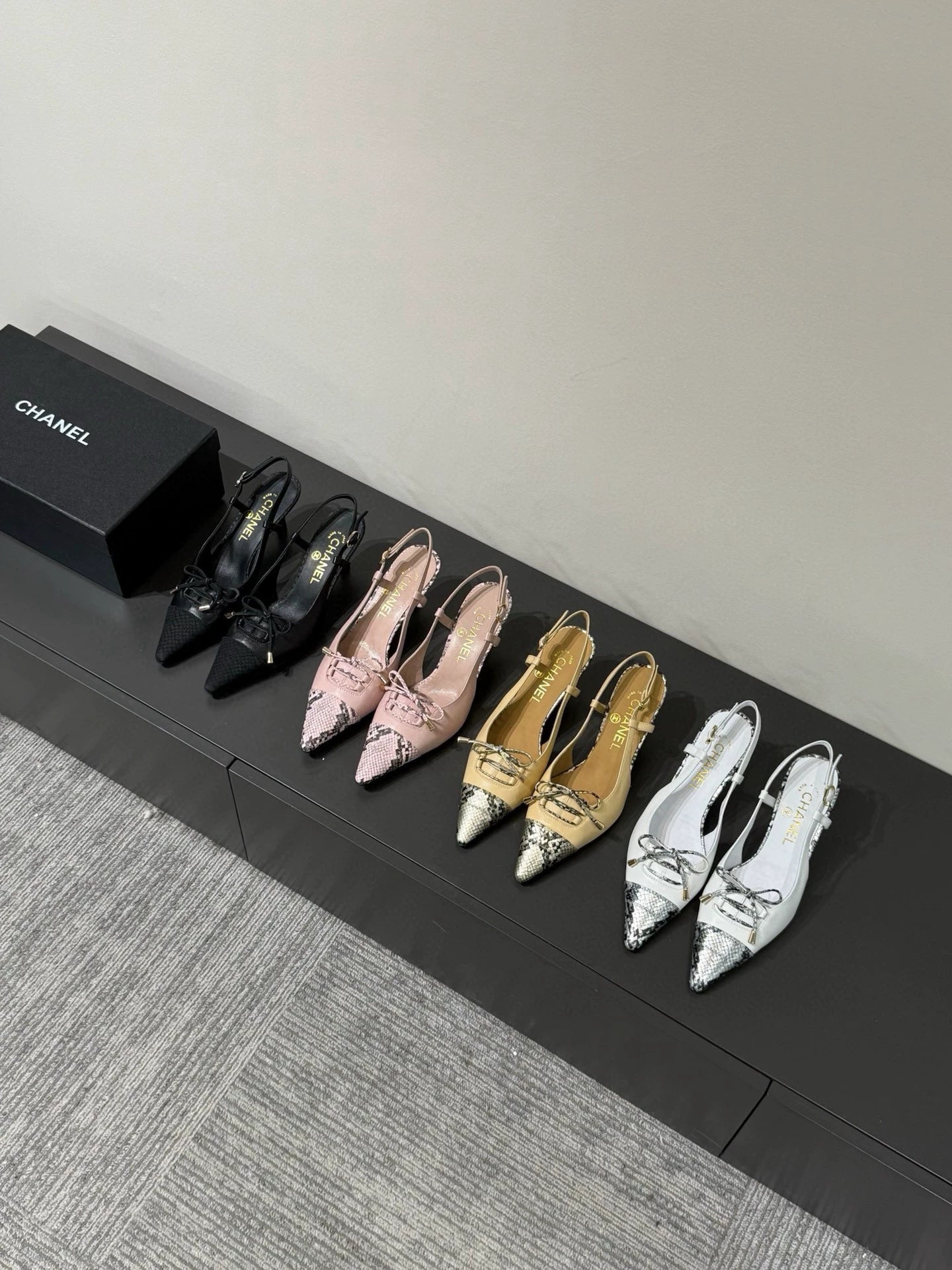 Serpentine pointed cat heel high heels