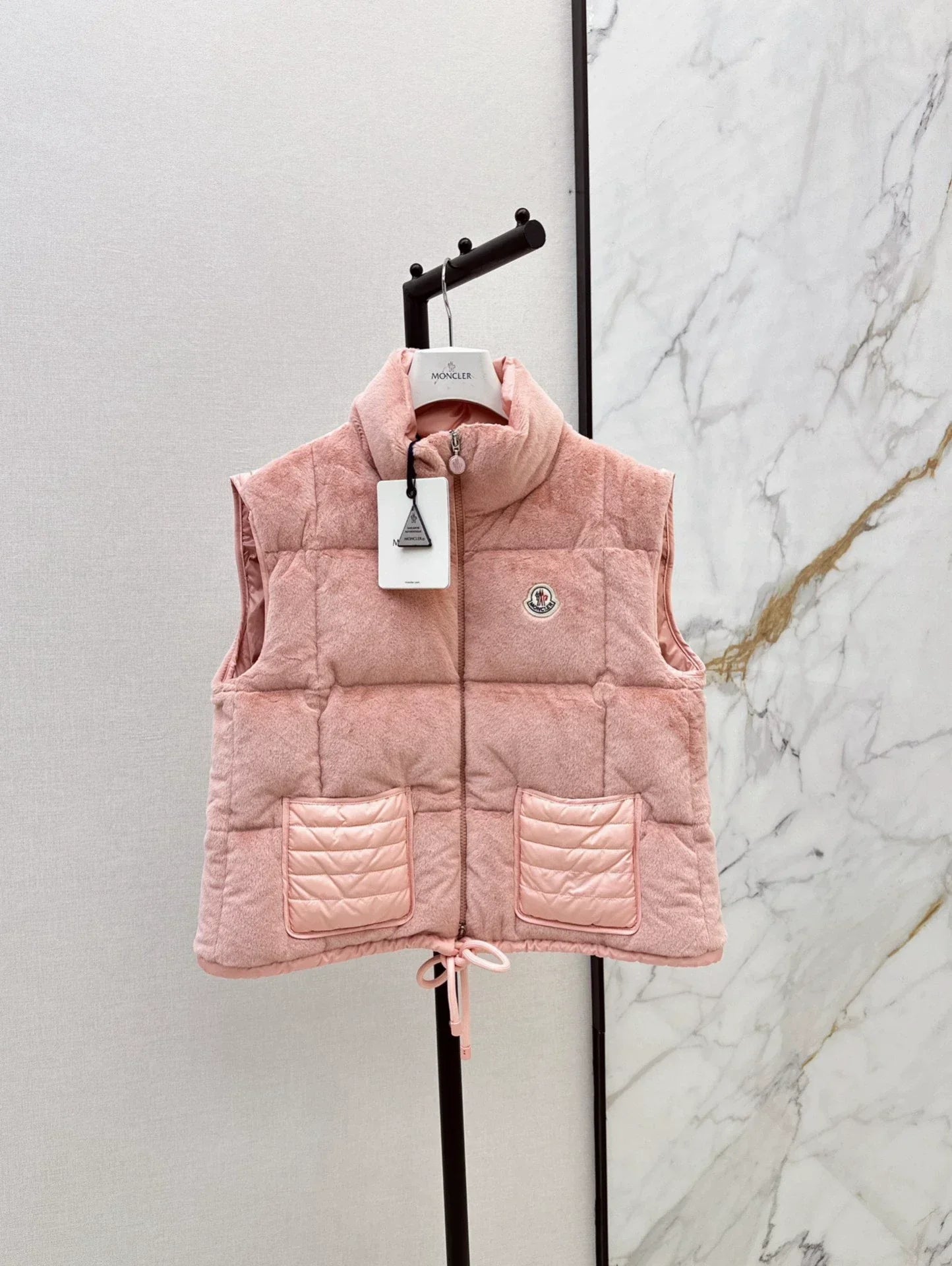 25 Mao Mao Down Vest