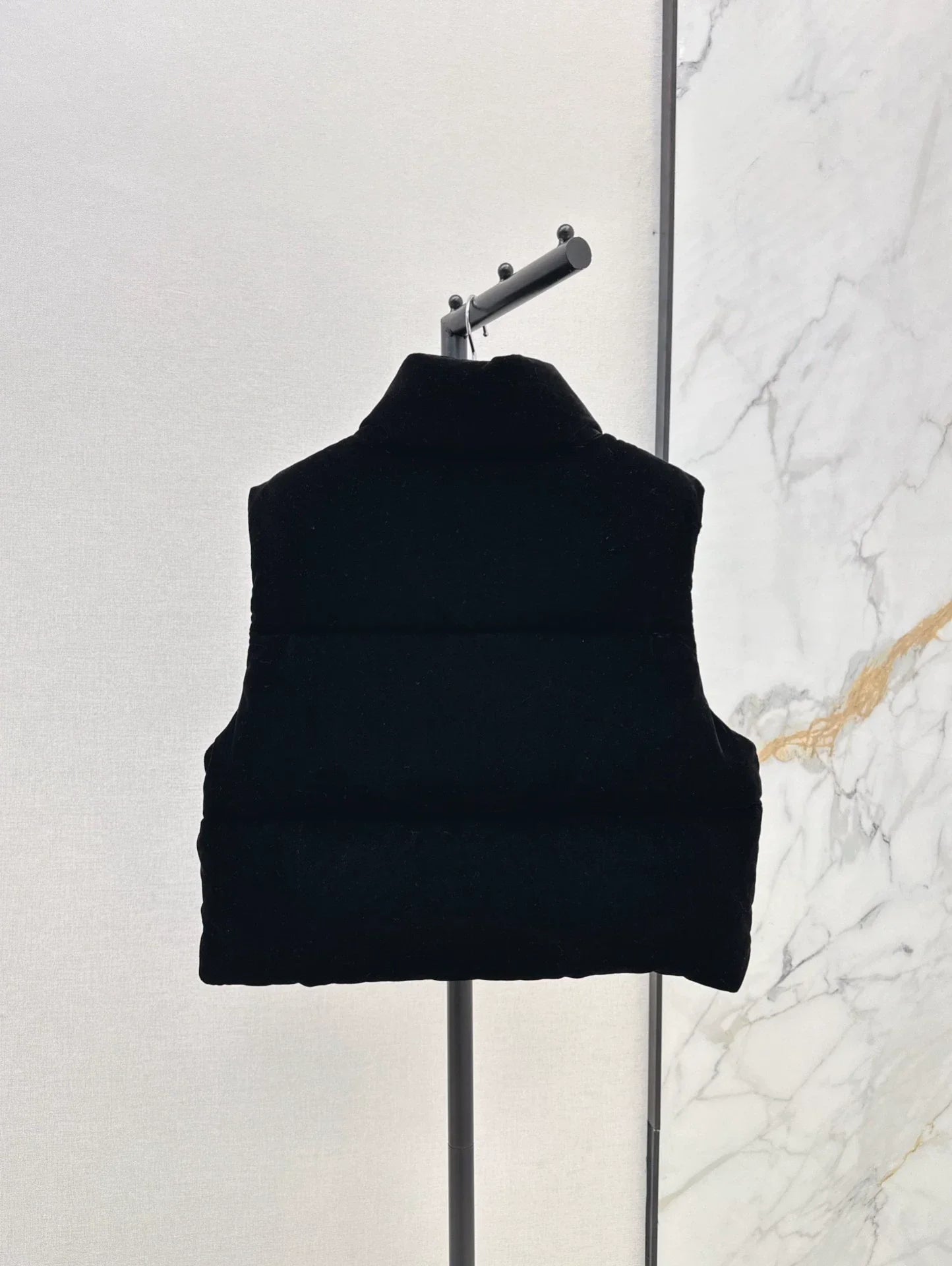 25 Small stand collar velvet down vest