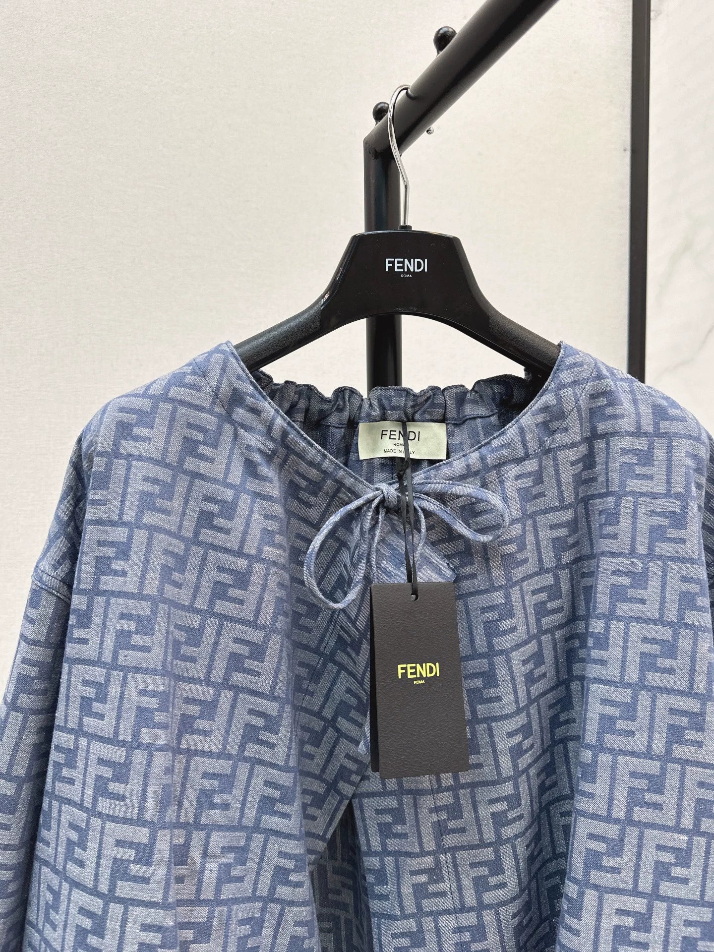 25fw letter print cape coat