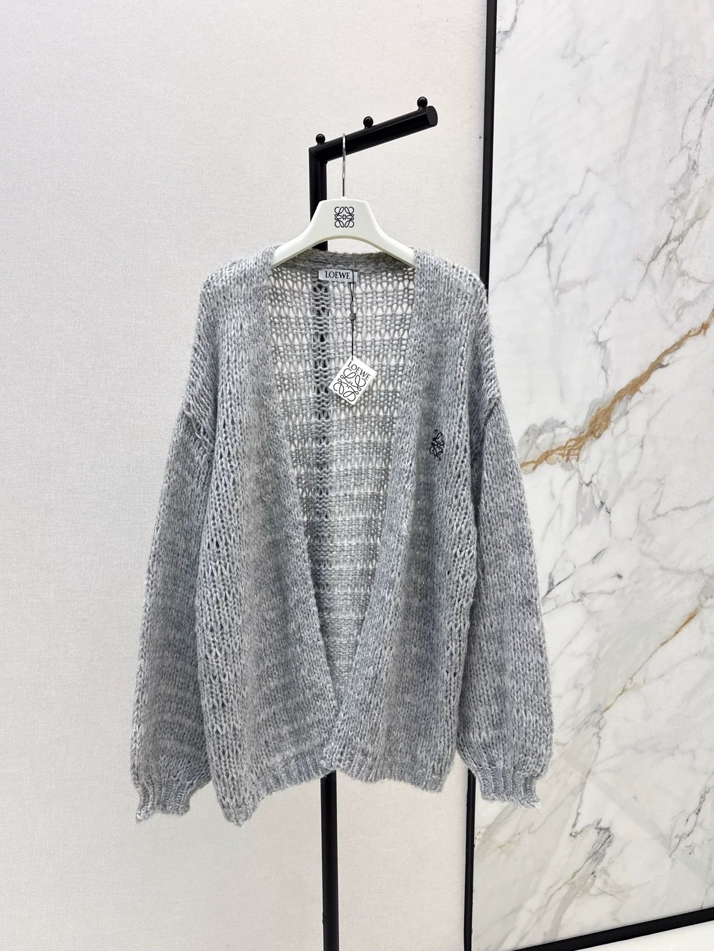 25 Embroidered decorative V-neck knitted silhouette cardigan