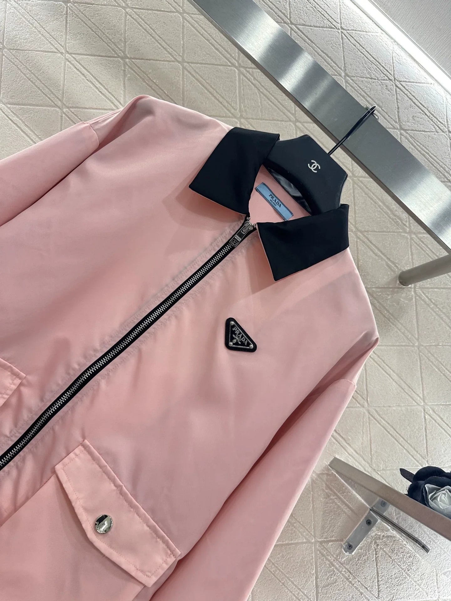P 25 Windproof zip-up jacket