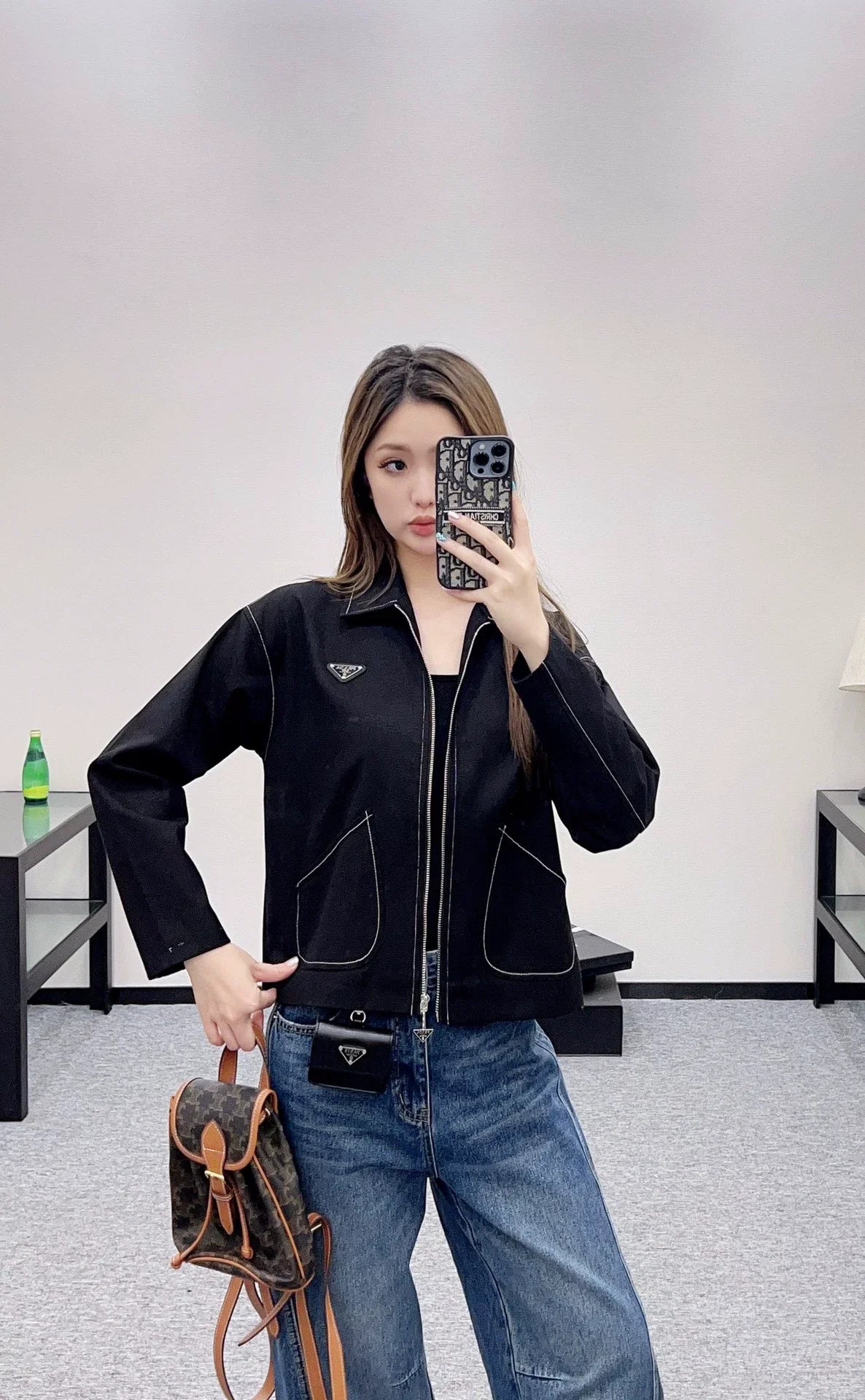 P 25 Zippered Outline Lapel Jacket