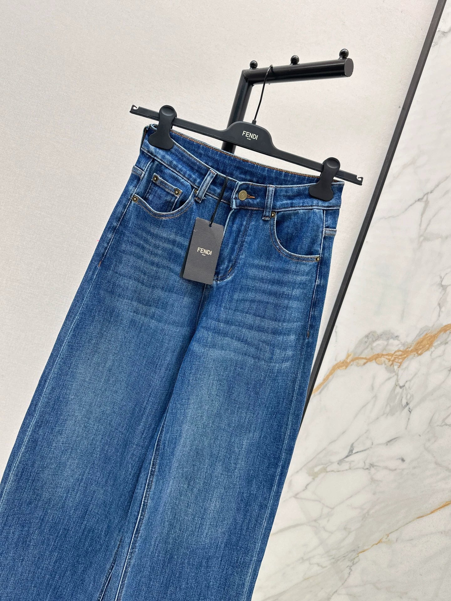 25fw Logo triangle decoration straight leg jeans