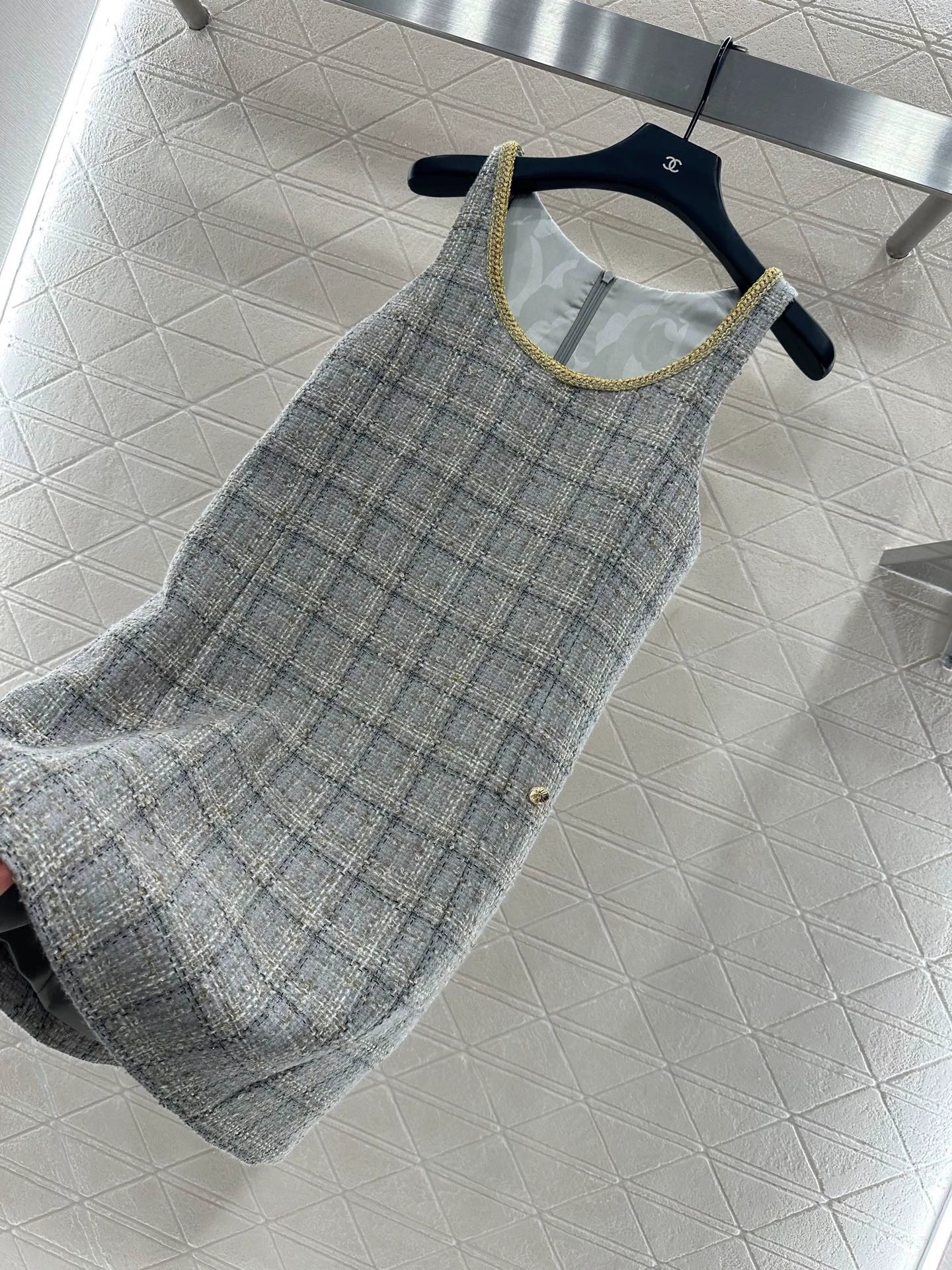 C 25 Wool woolen vest skirt