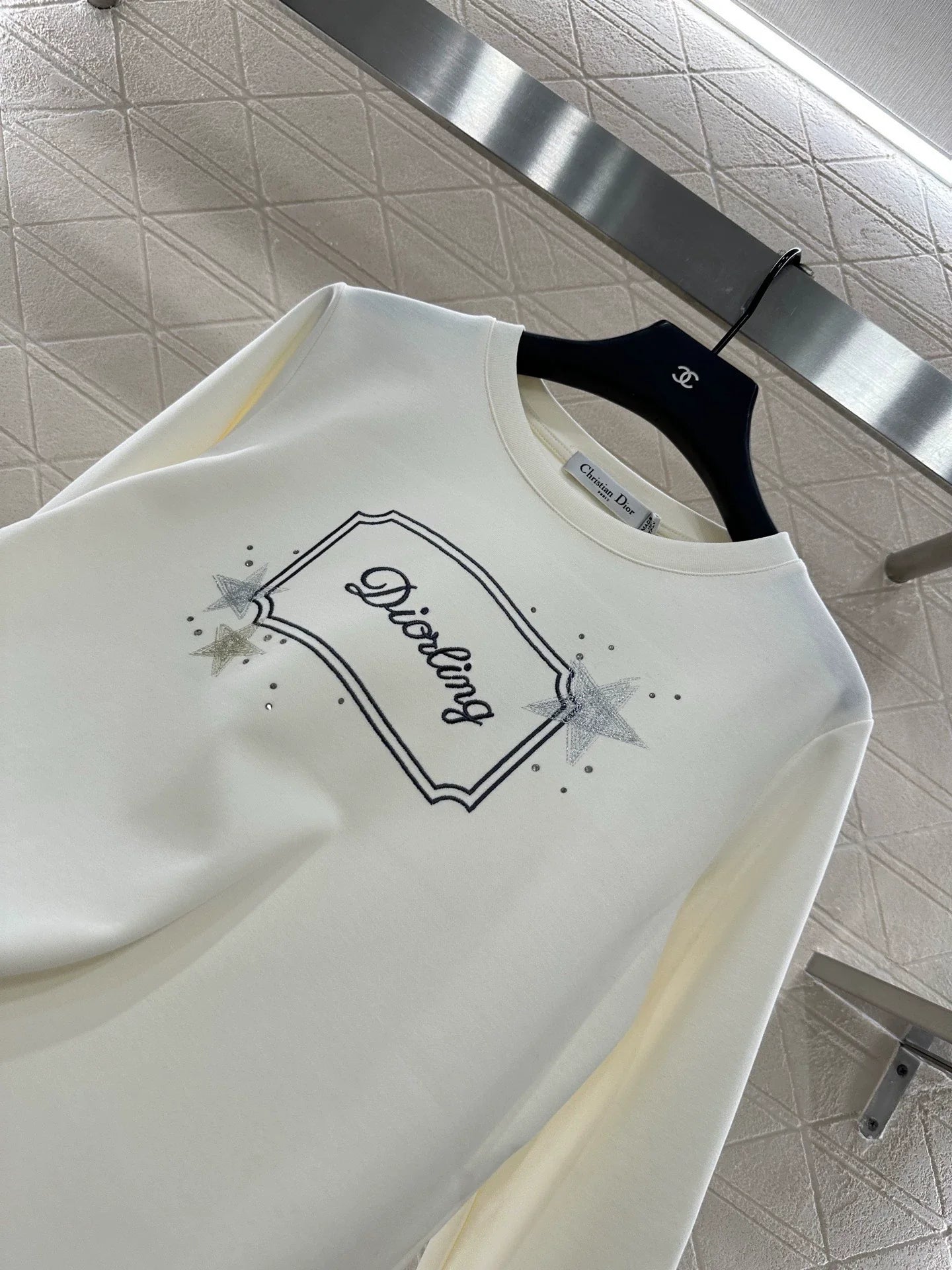 D 25 Crew Neck Letter Logo Top