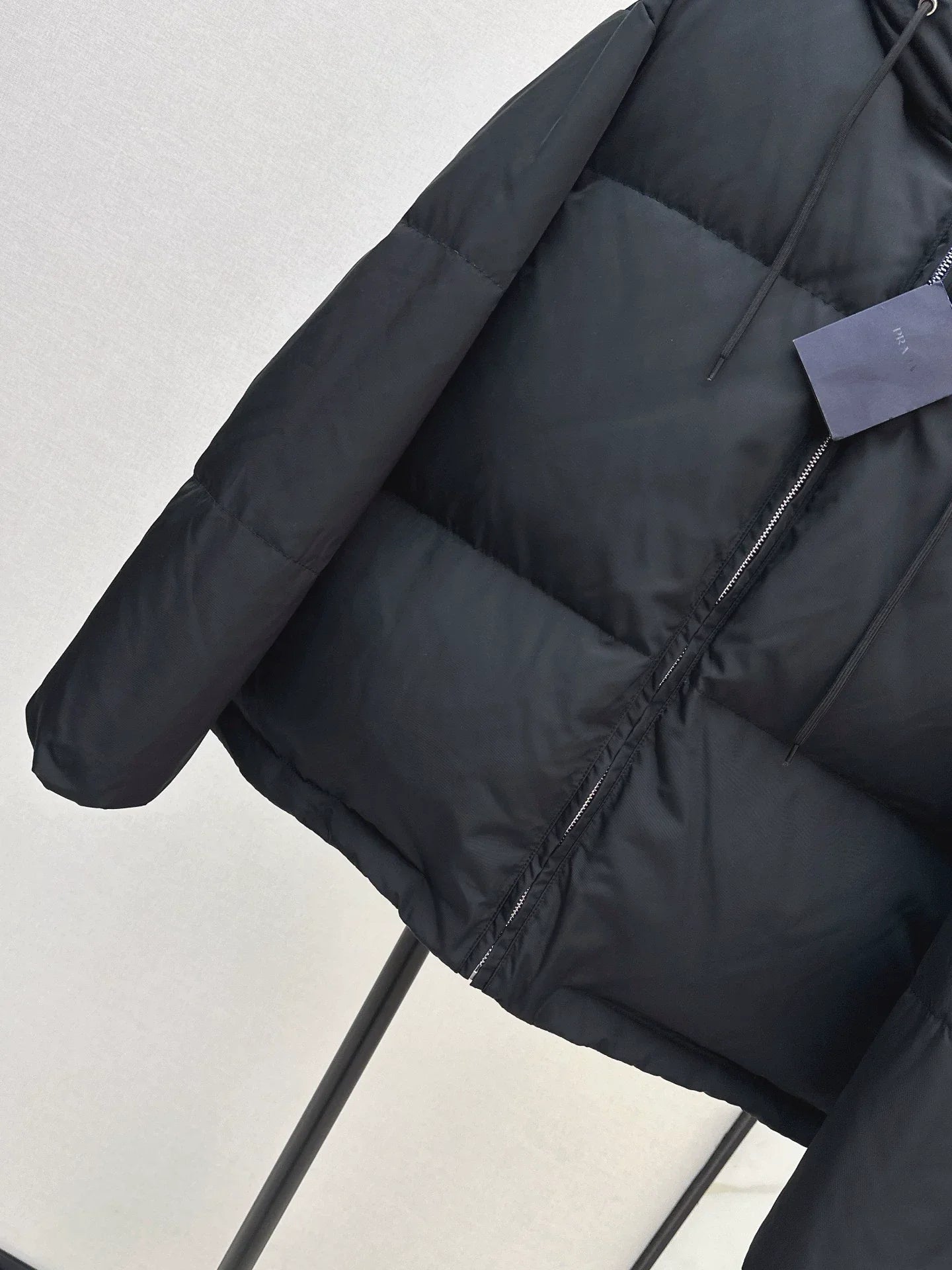 25fw Triangular decoration hooded down jacket