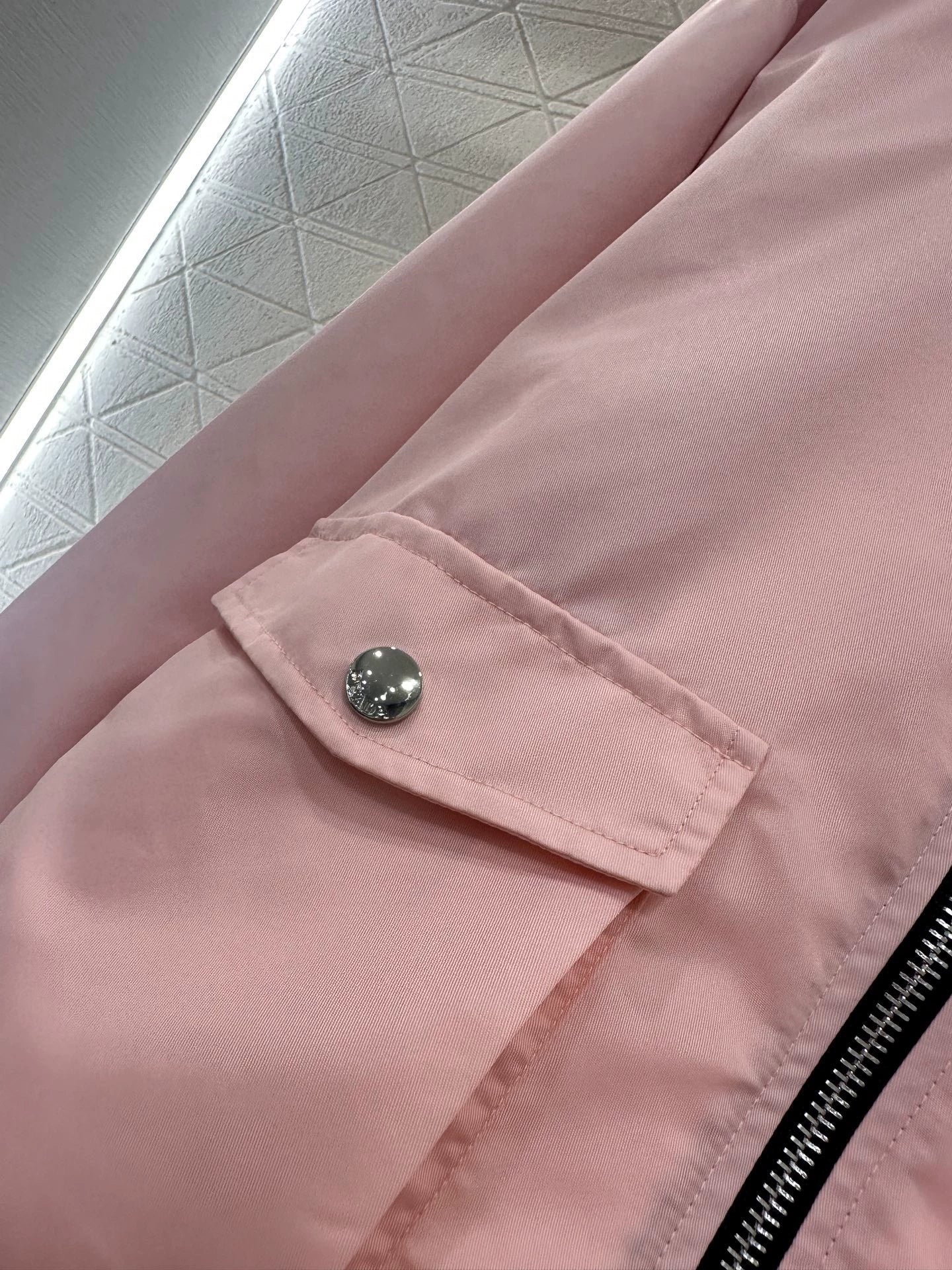 P 25 Windproof zip-up jacket