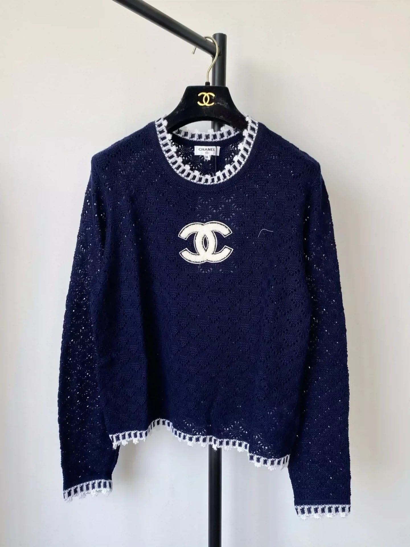 25fw Hollow knit long sleeved top