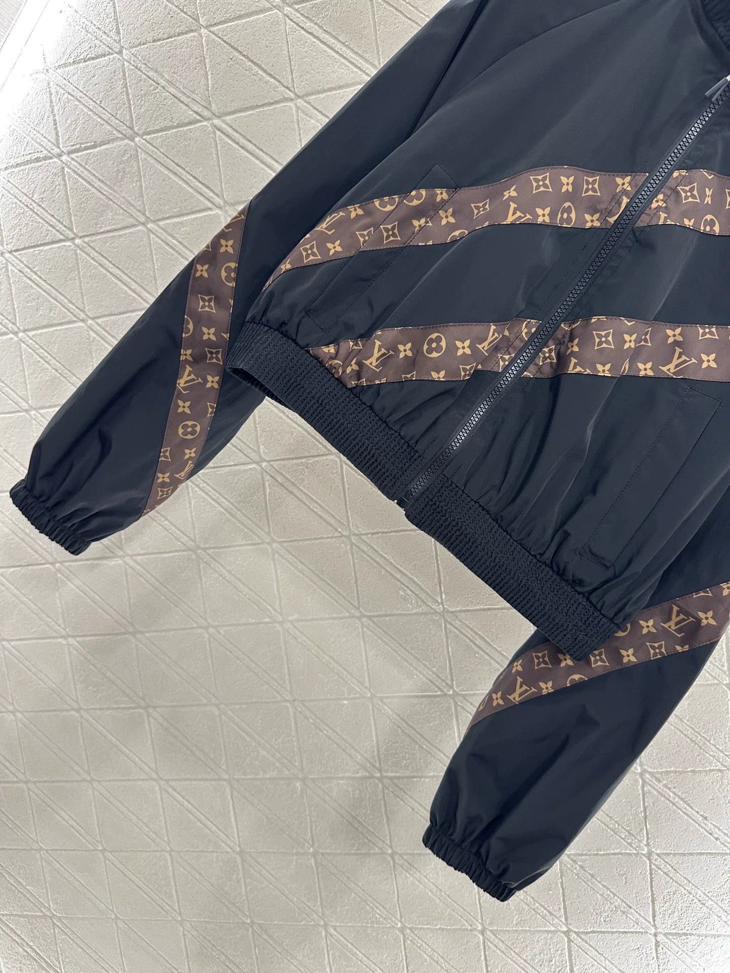 L 25 bias-cut casual jacket