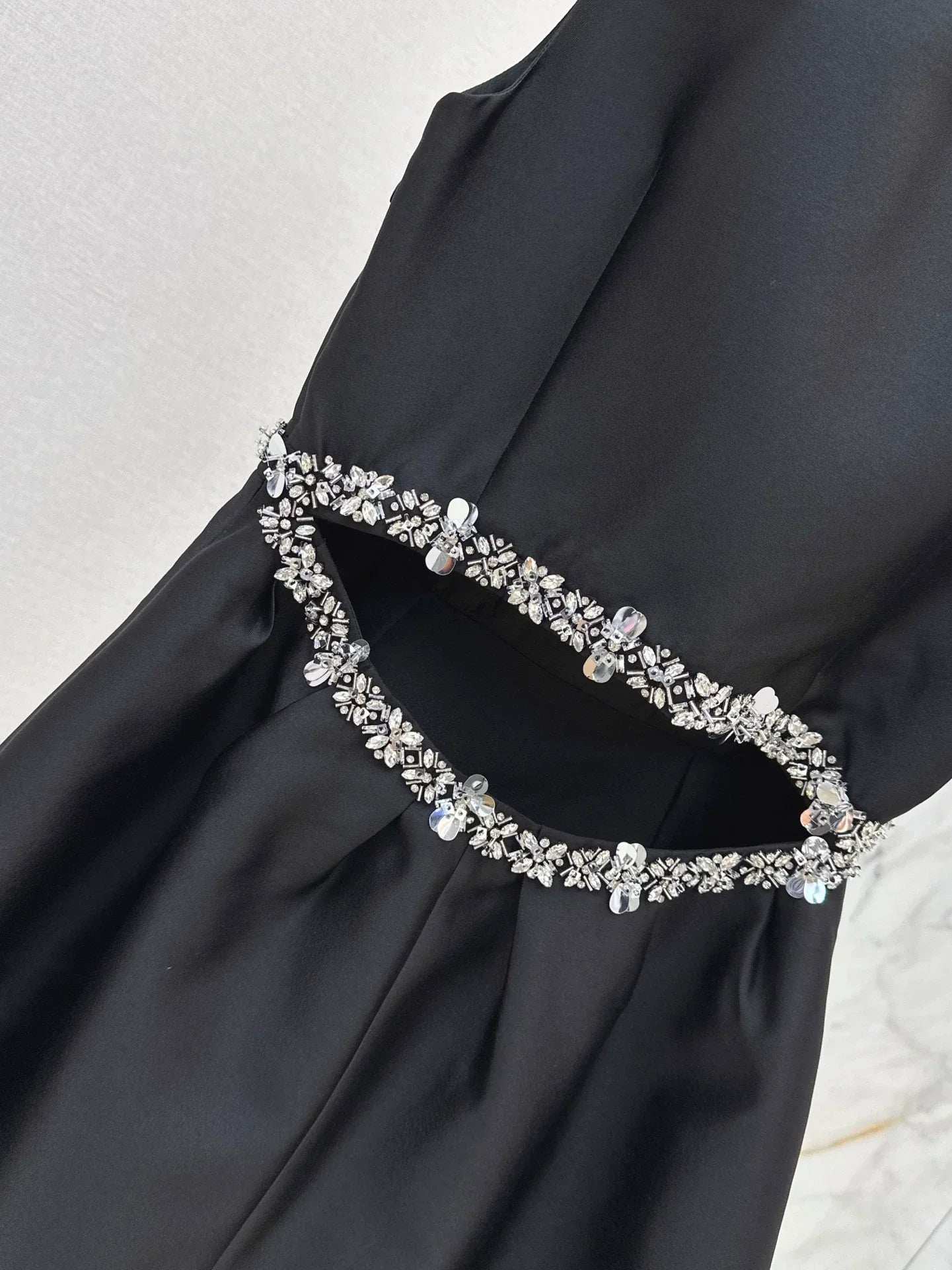 25fw Sequined sleeveless dress