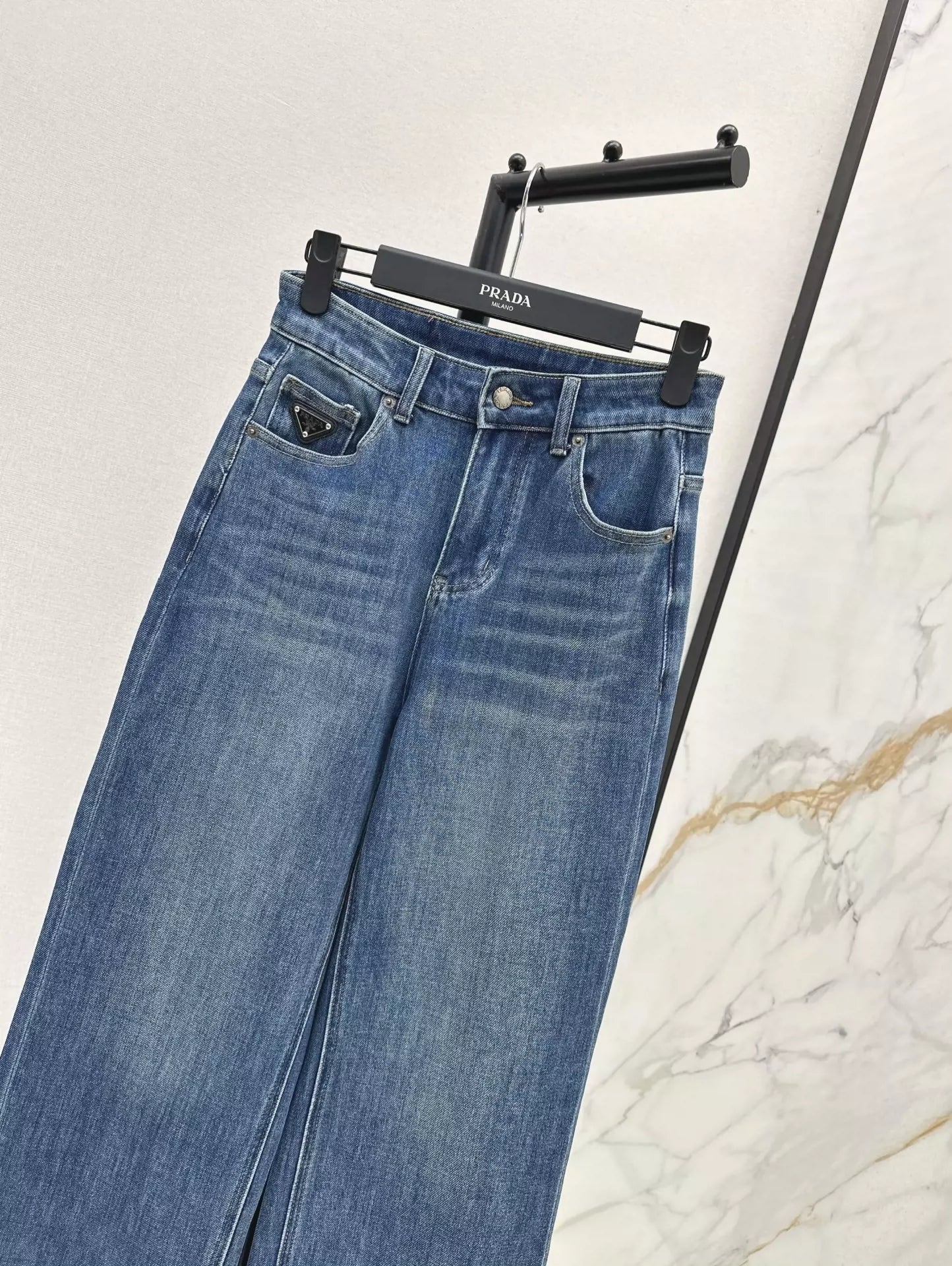 25fw Triangle logo straight leg jeans