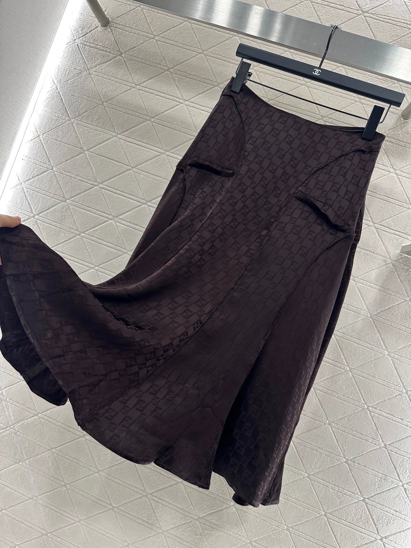 25 Jacquard Cross Collar Shirt Half Skirt Set