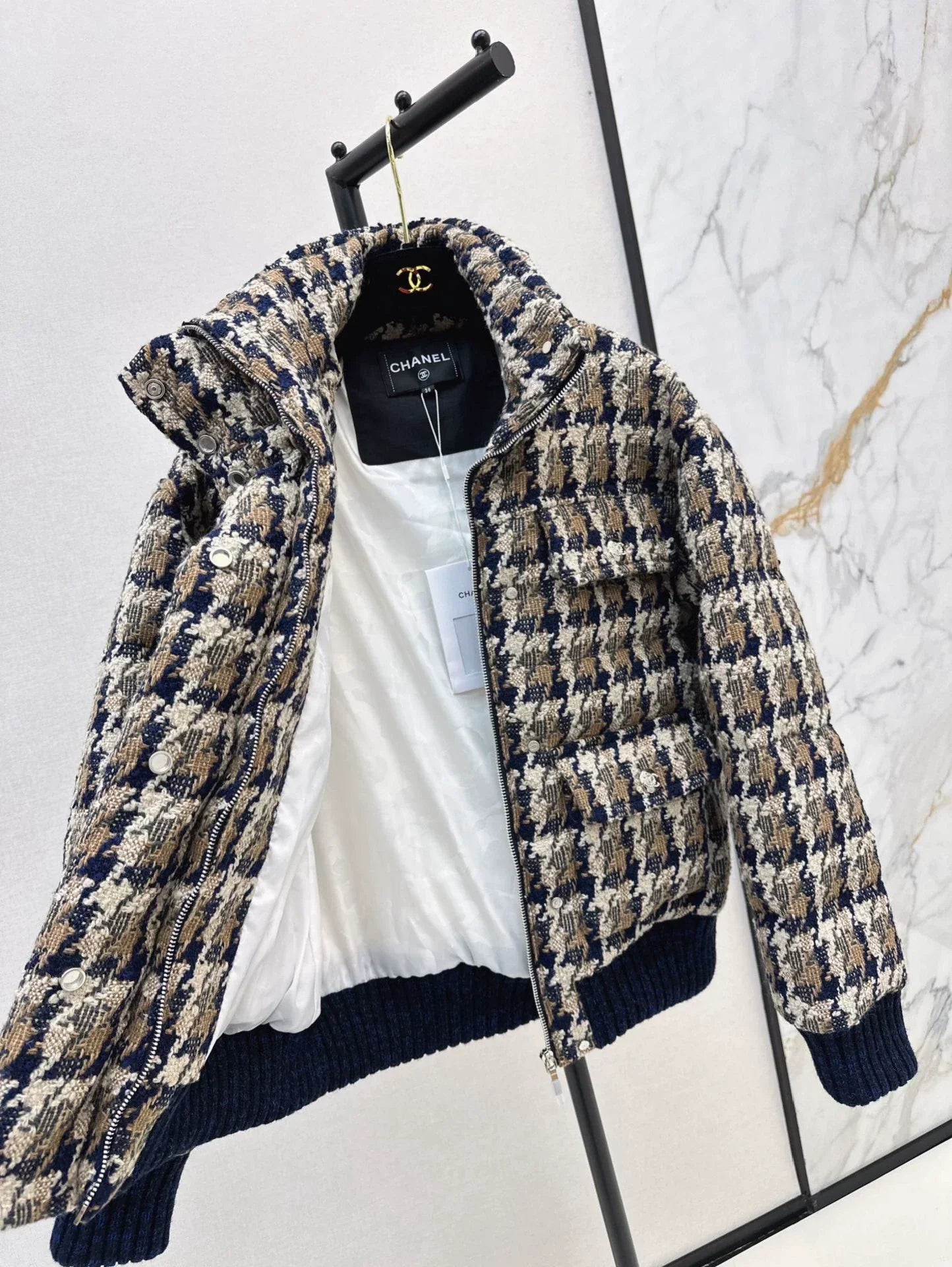 25 Skiing tweed plaid stand up collar down