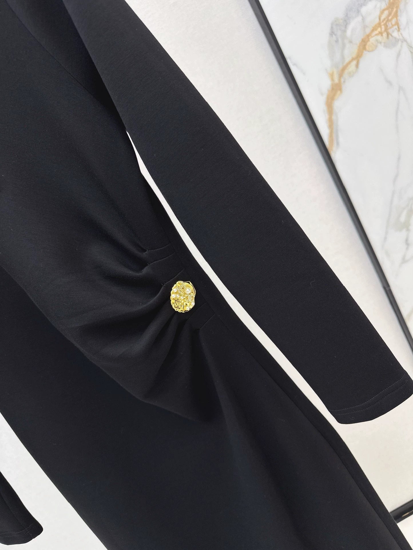 25 Hardware decoration long waist cinching dress