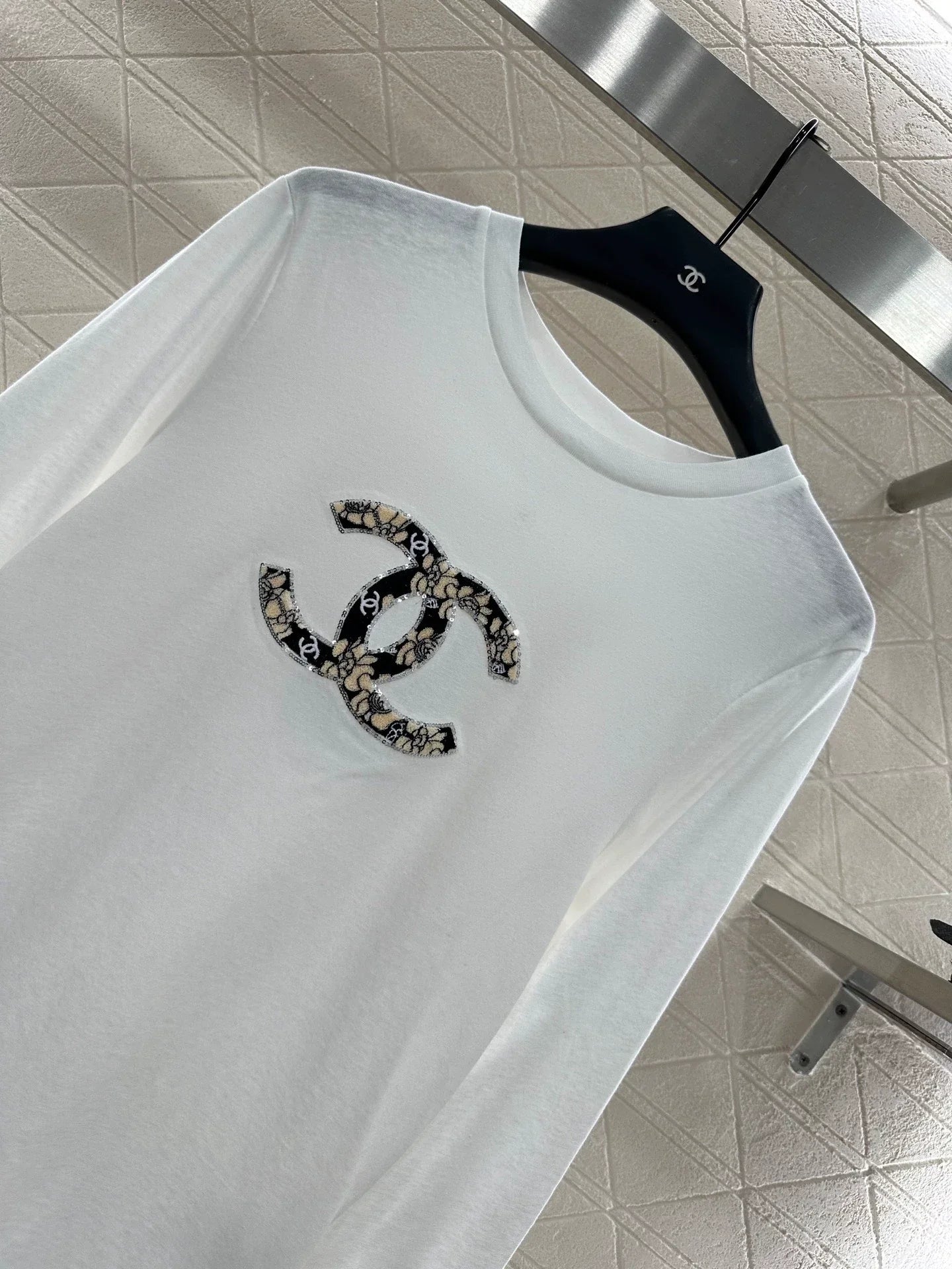 2025 Round neck beaded embroidered long sleeved base