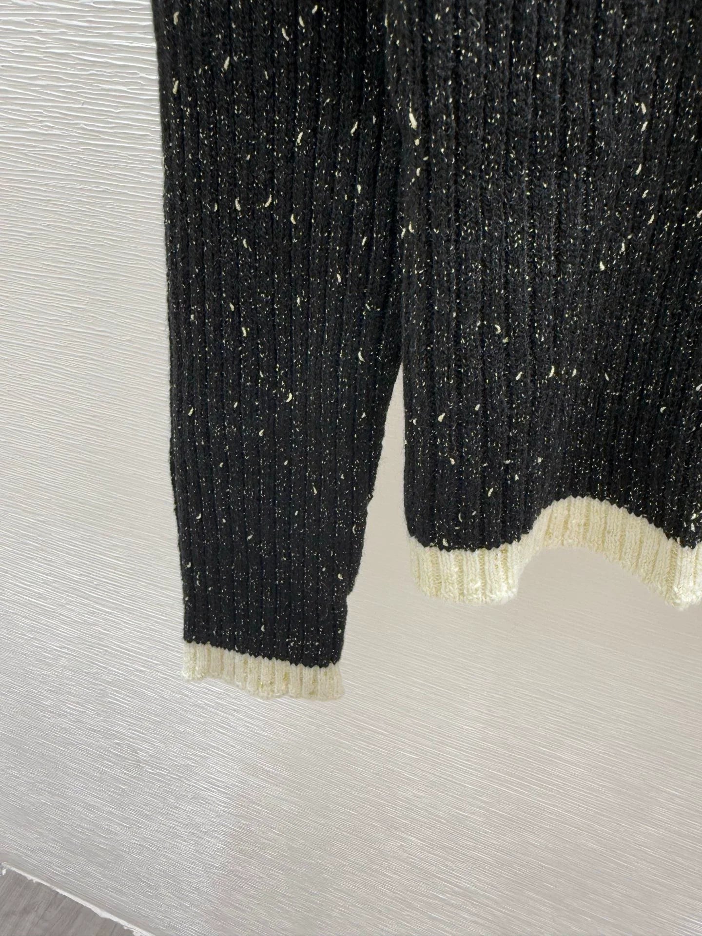 25fw Knitted long-sleeved sweater