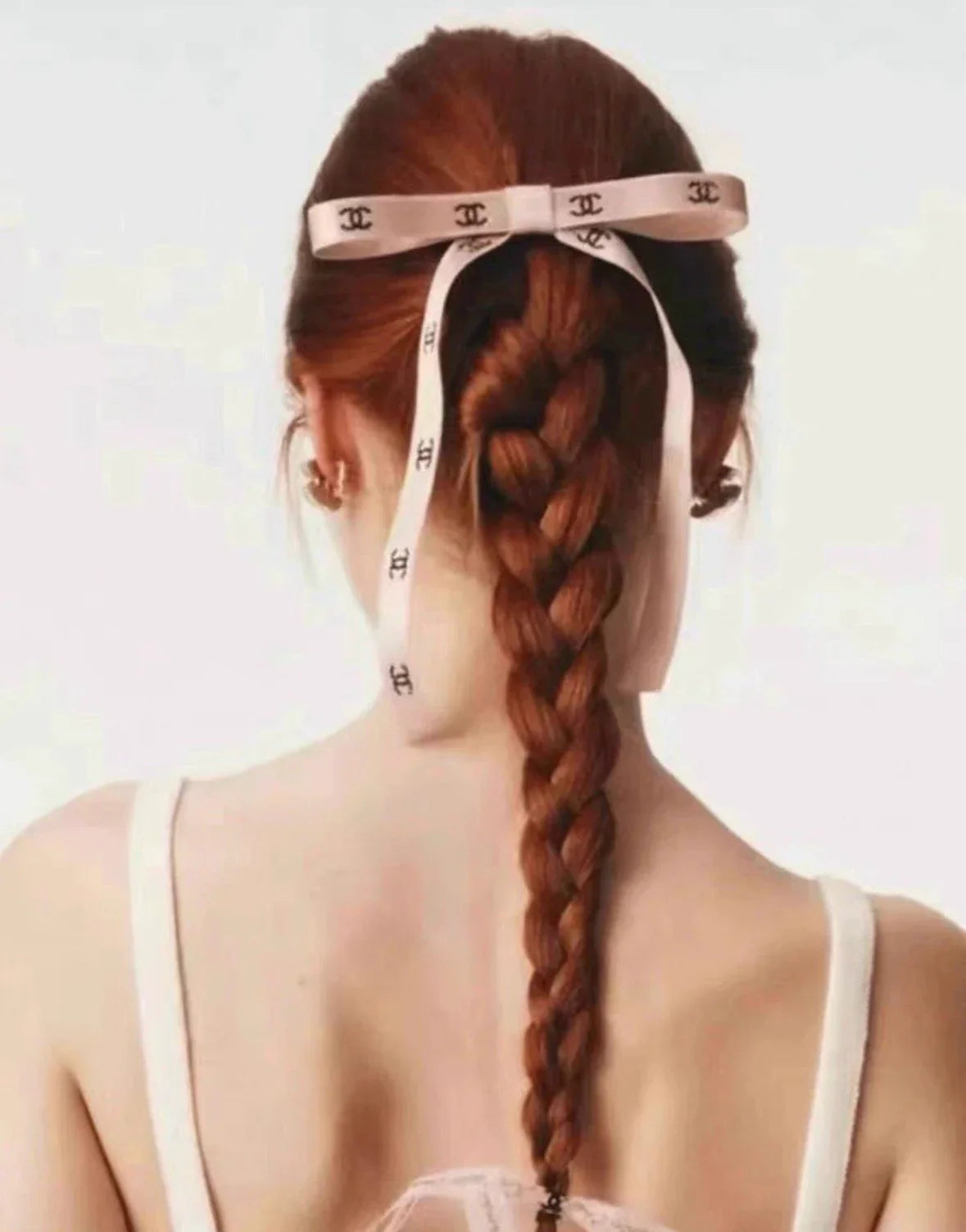 25b bow hairpin