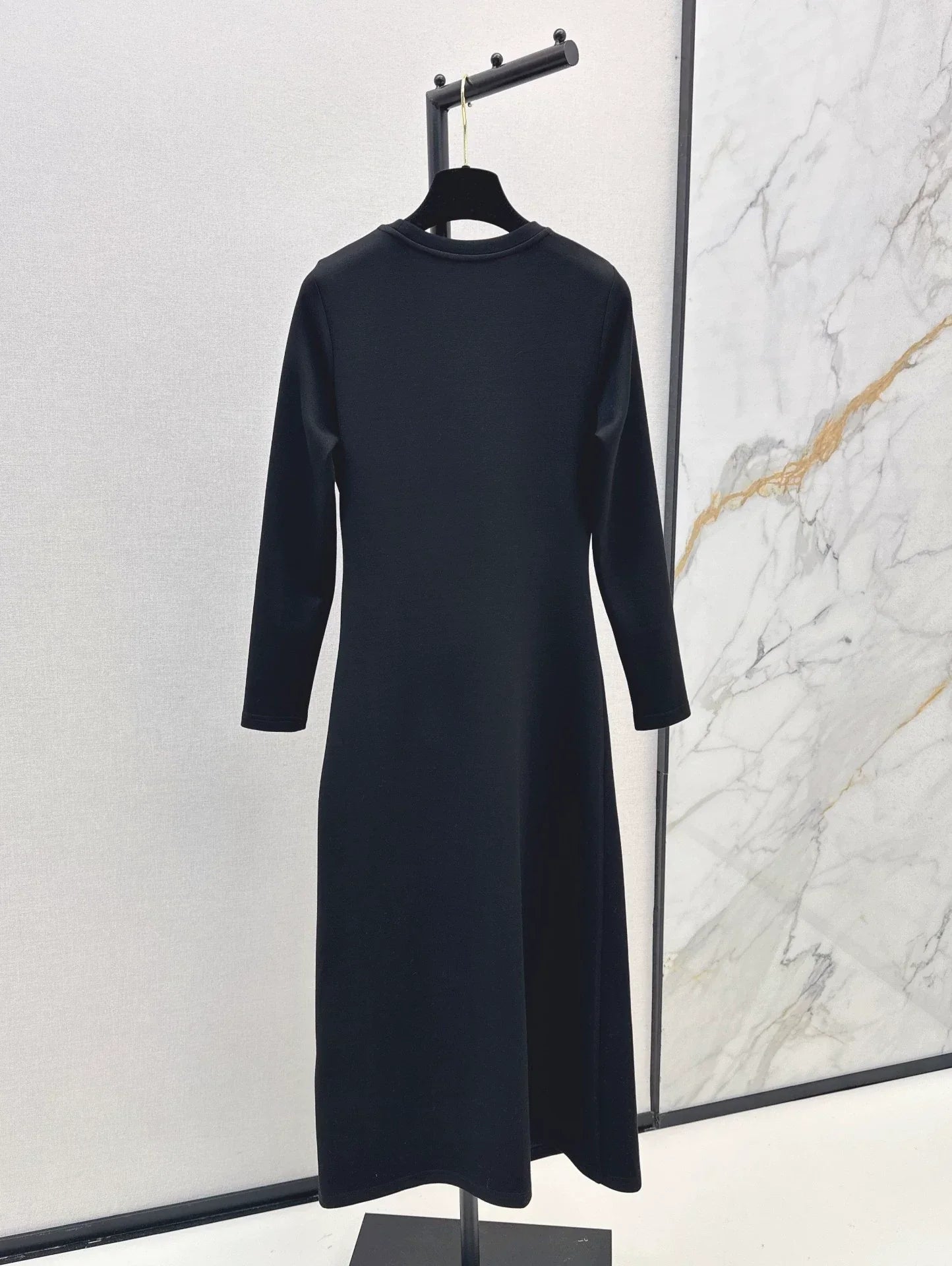 25 Hardware decoration long waist cinching dress