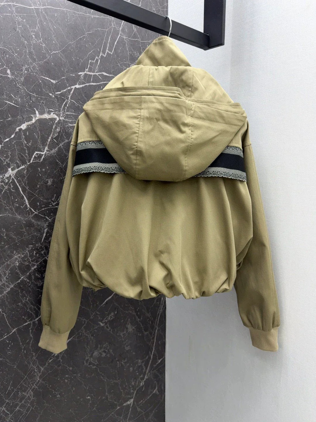 25 New classic hooded short windbreaker