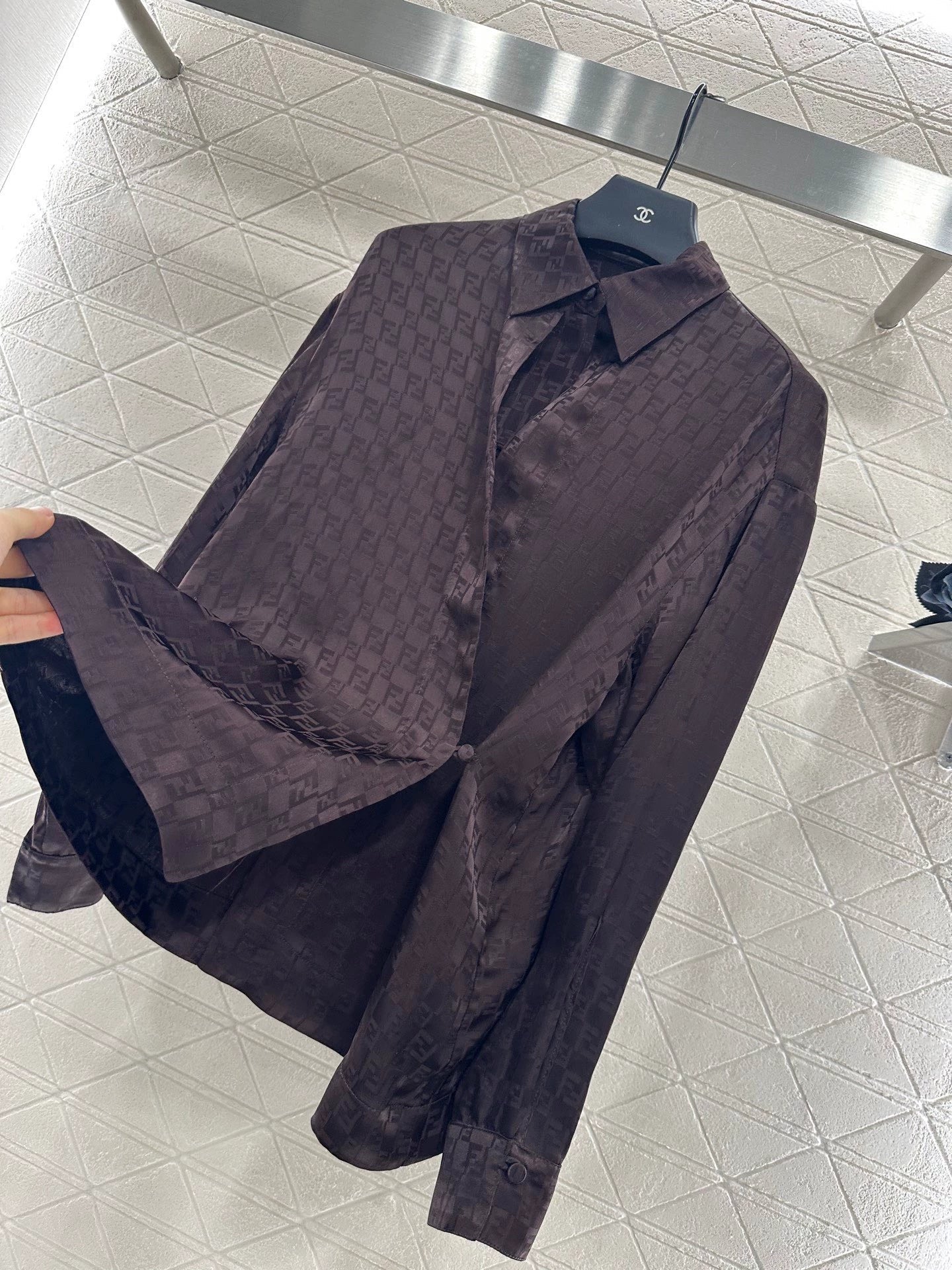 25 Jacquard Cross Collar Shirt Half Skirt Set