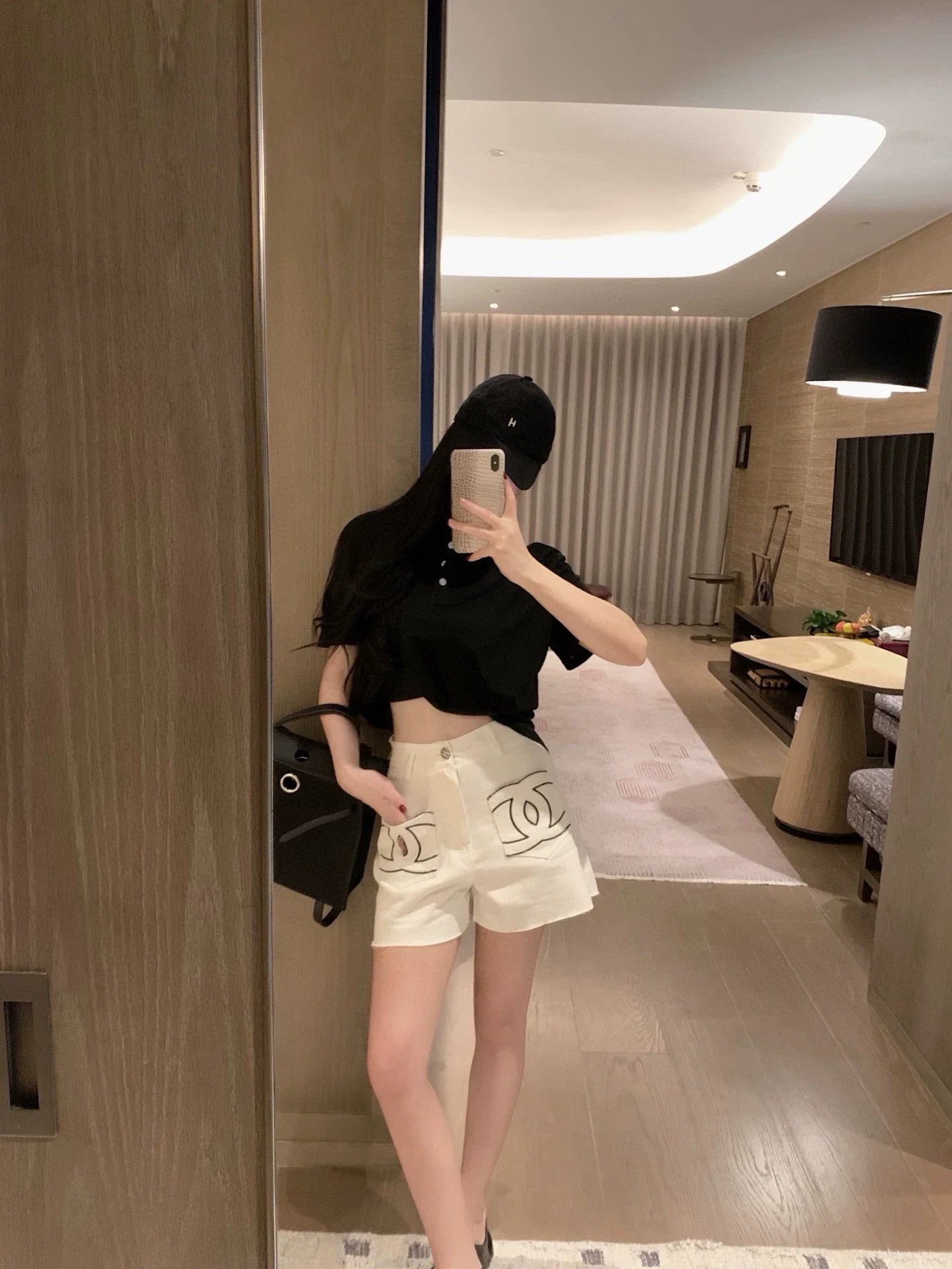 25 Summer new contrast color positioning embroidery pocket denim shorts
