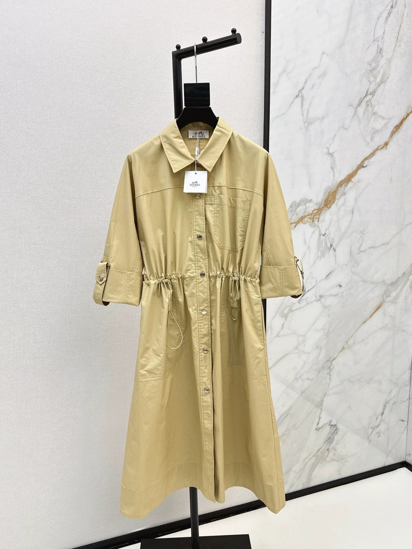 25 Shirt collar waist cinching dress