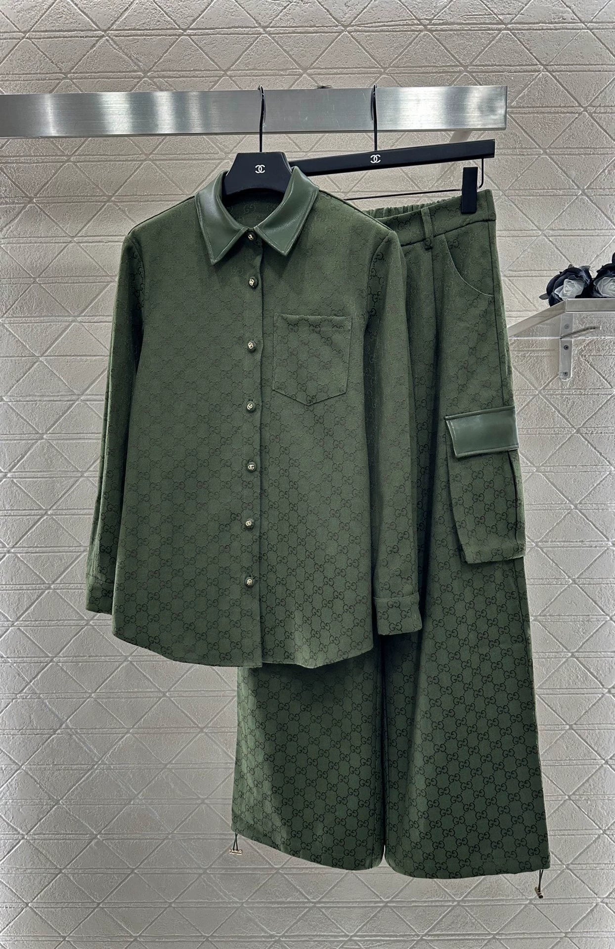 25 Splicing jacquard shirt and pants set