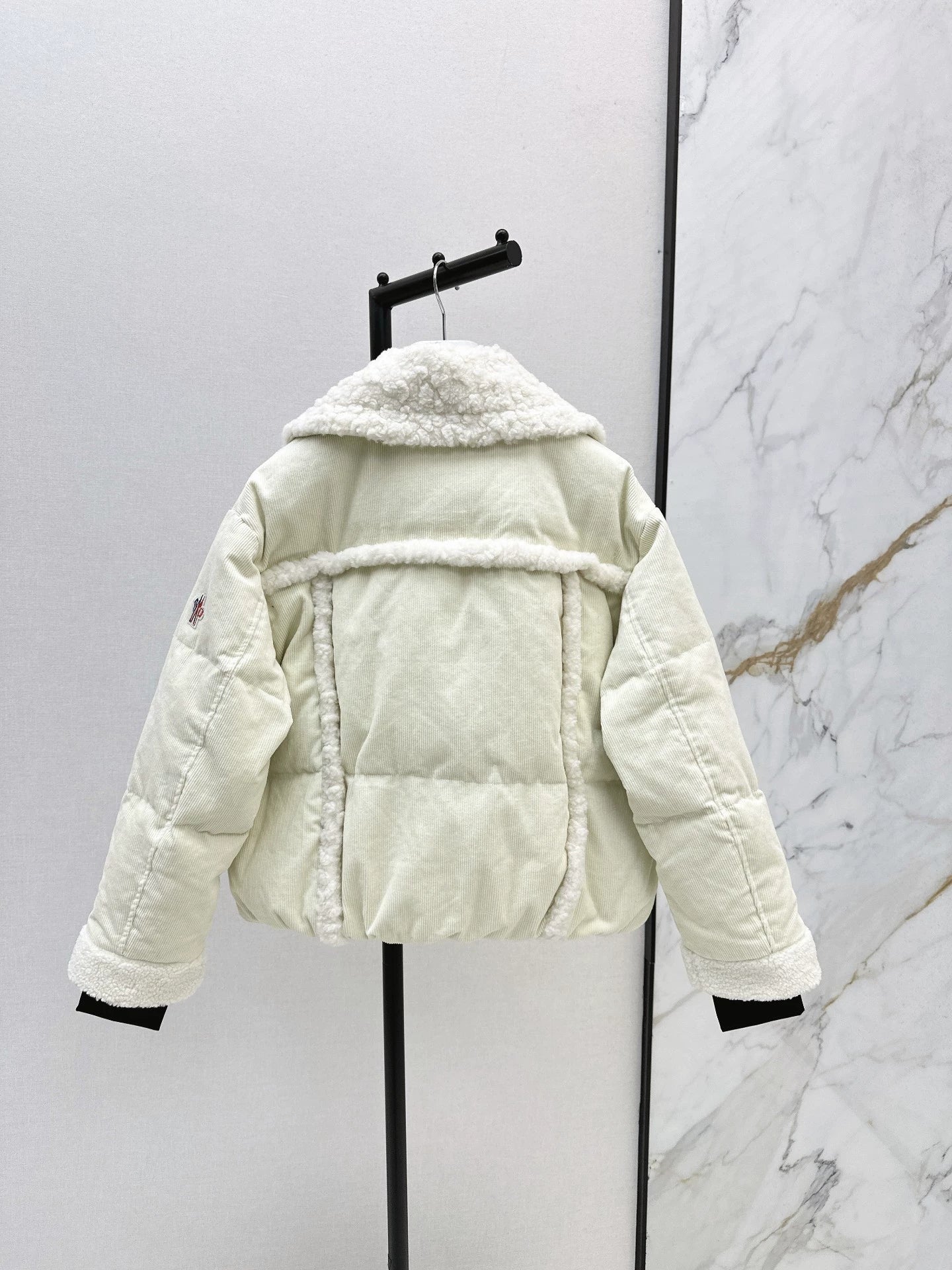 25fw Currently, there is no inventory available