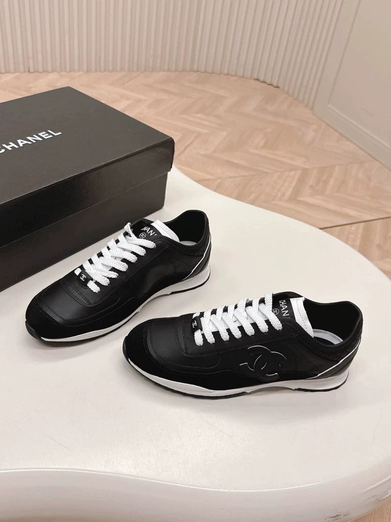 25 Comic Series Dexterity Shoes White Black
