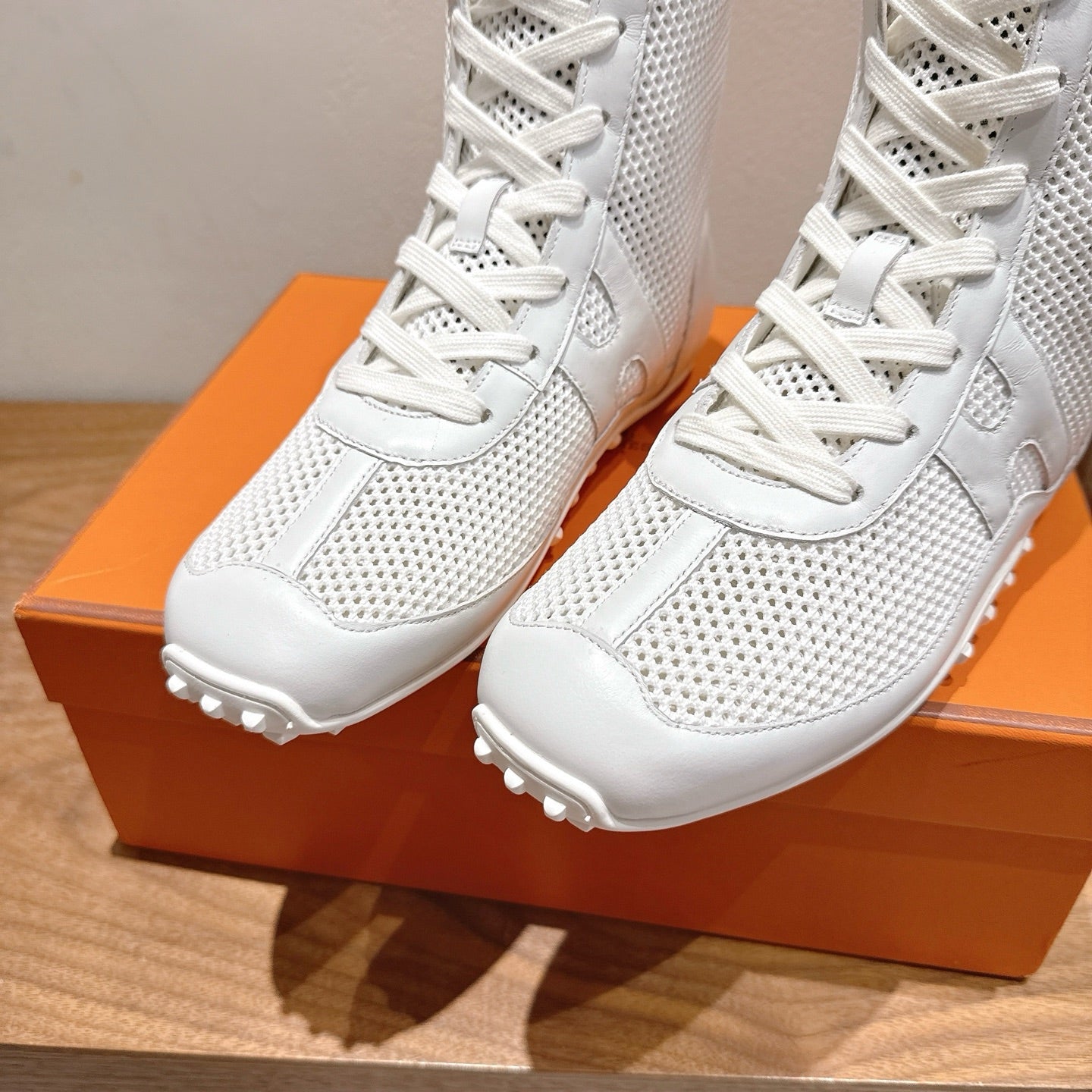 HM 25 Kiatsu Sneaker White Mesh Calfskin 329537