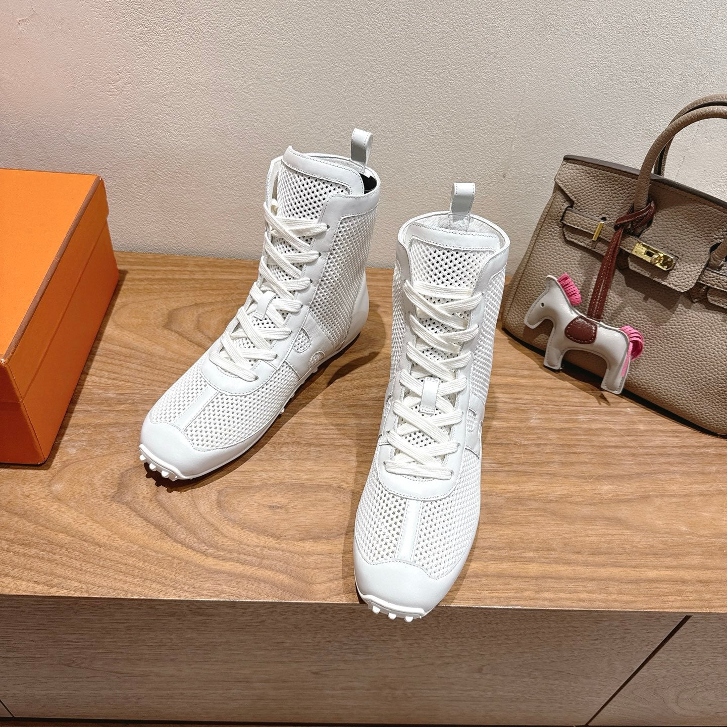 HM 25 Kiatsu Sneaker White Mesh Calfskin 329537