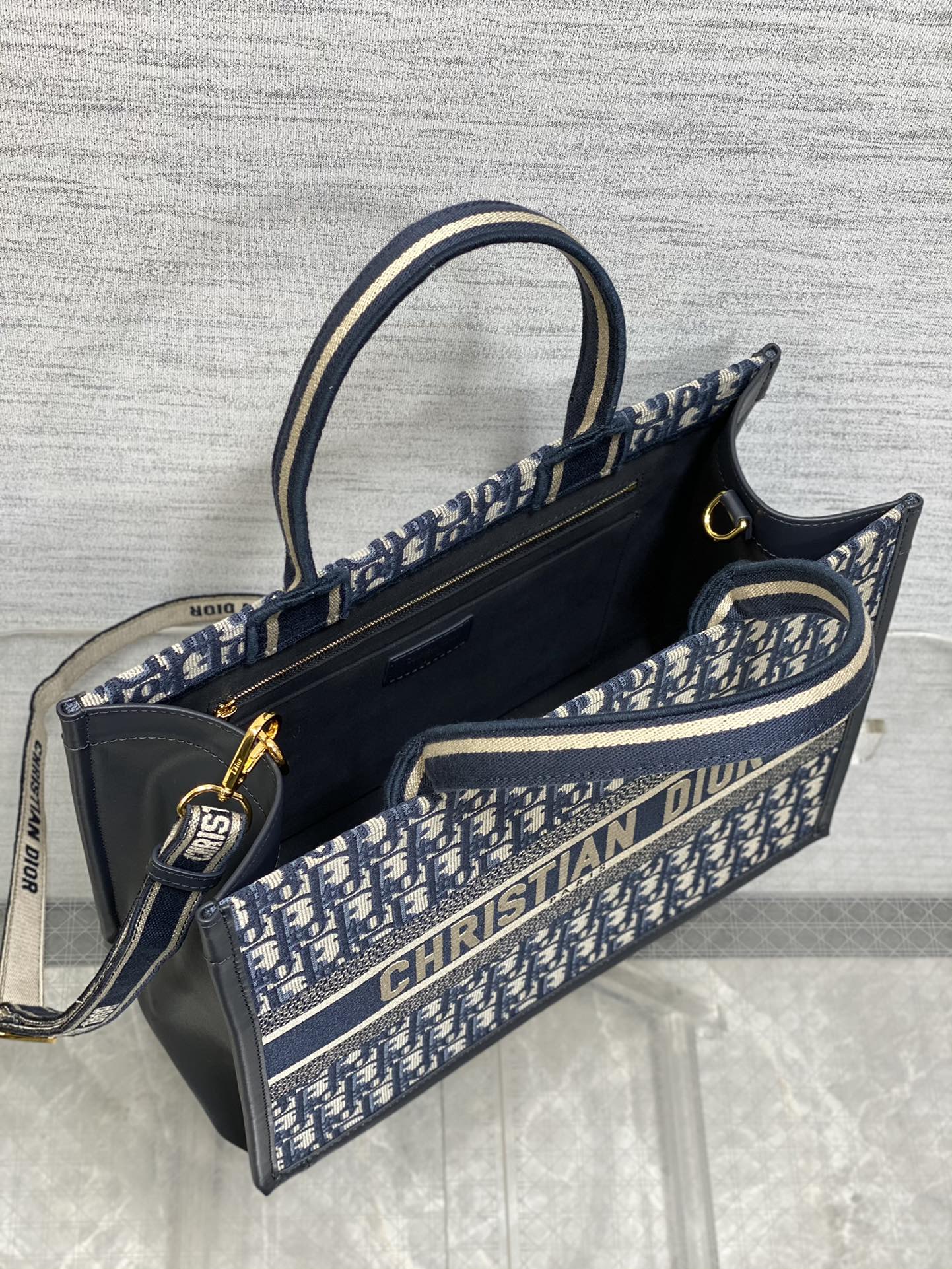Book Tote Bag Blue Di0r Oblique Embroidery and Calfskin