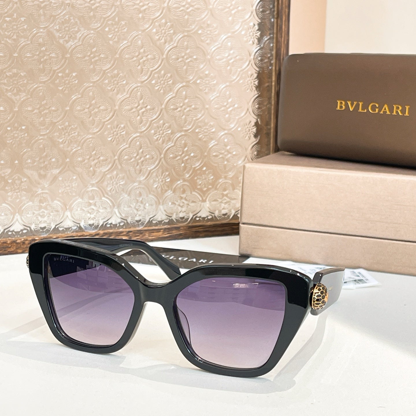 B sunglasses