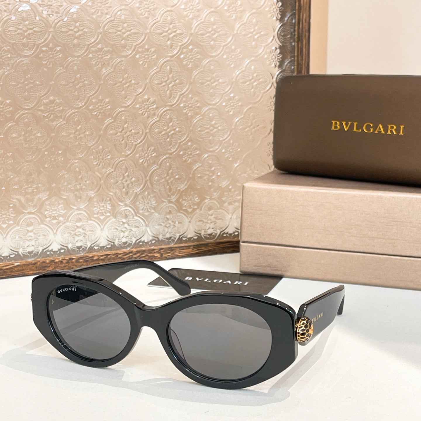 B sunglasses