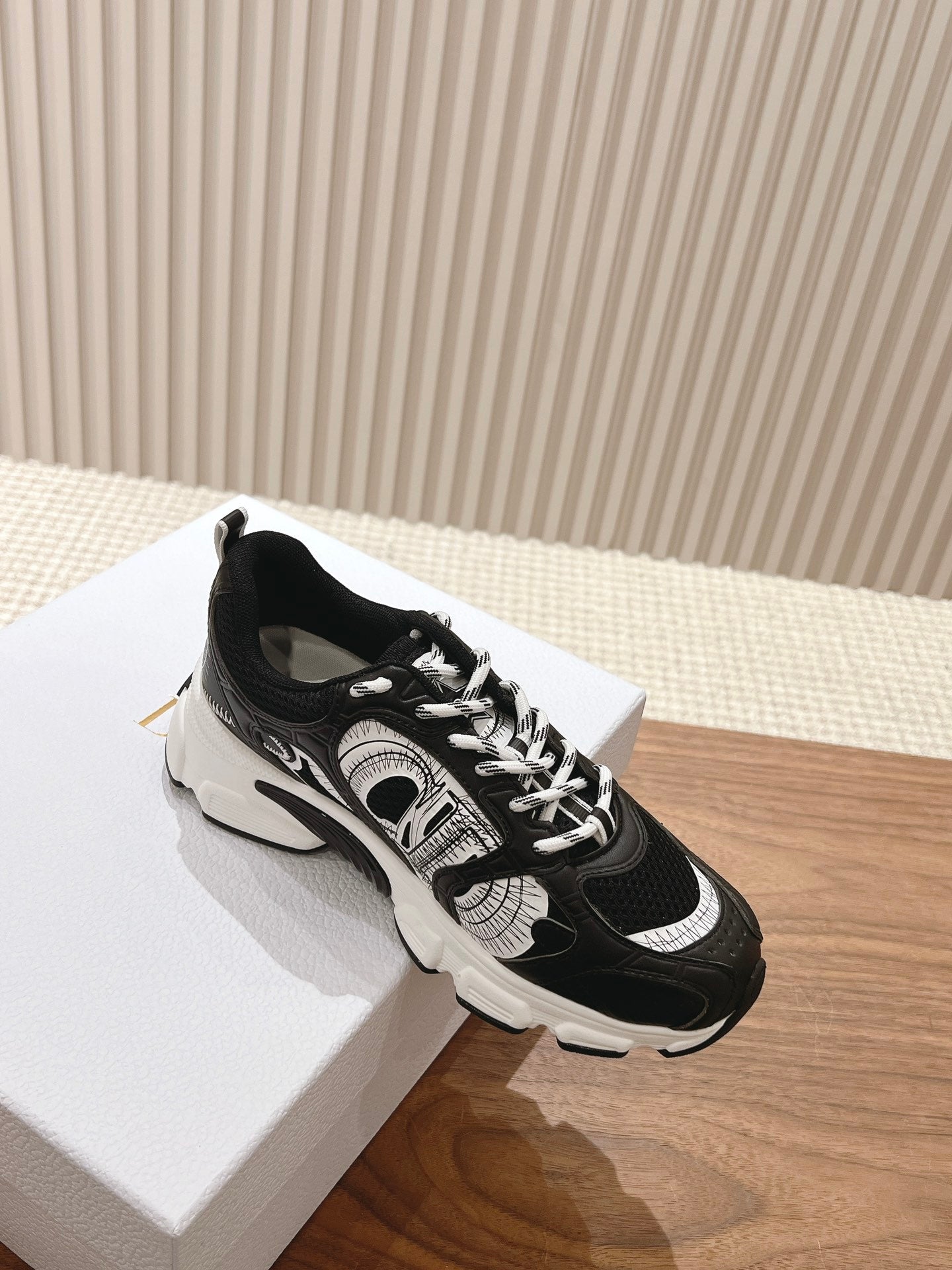 D chrono sneaker