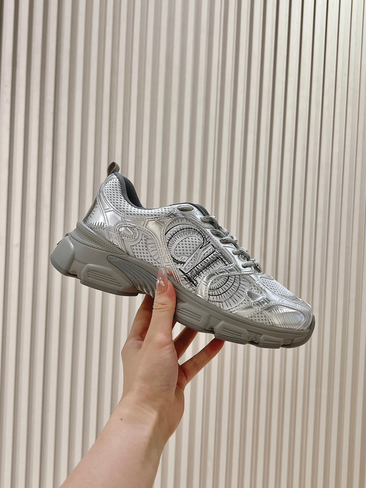 D chrono sneaker