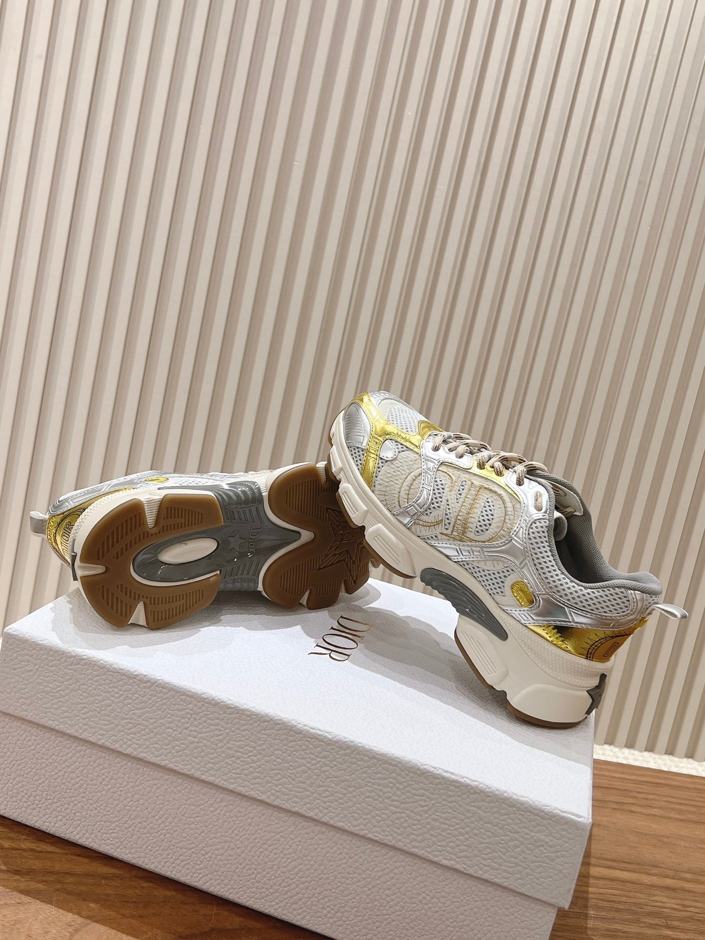 D chrono sneaker