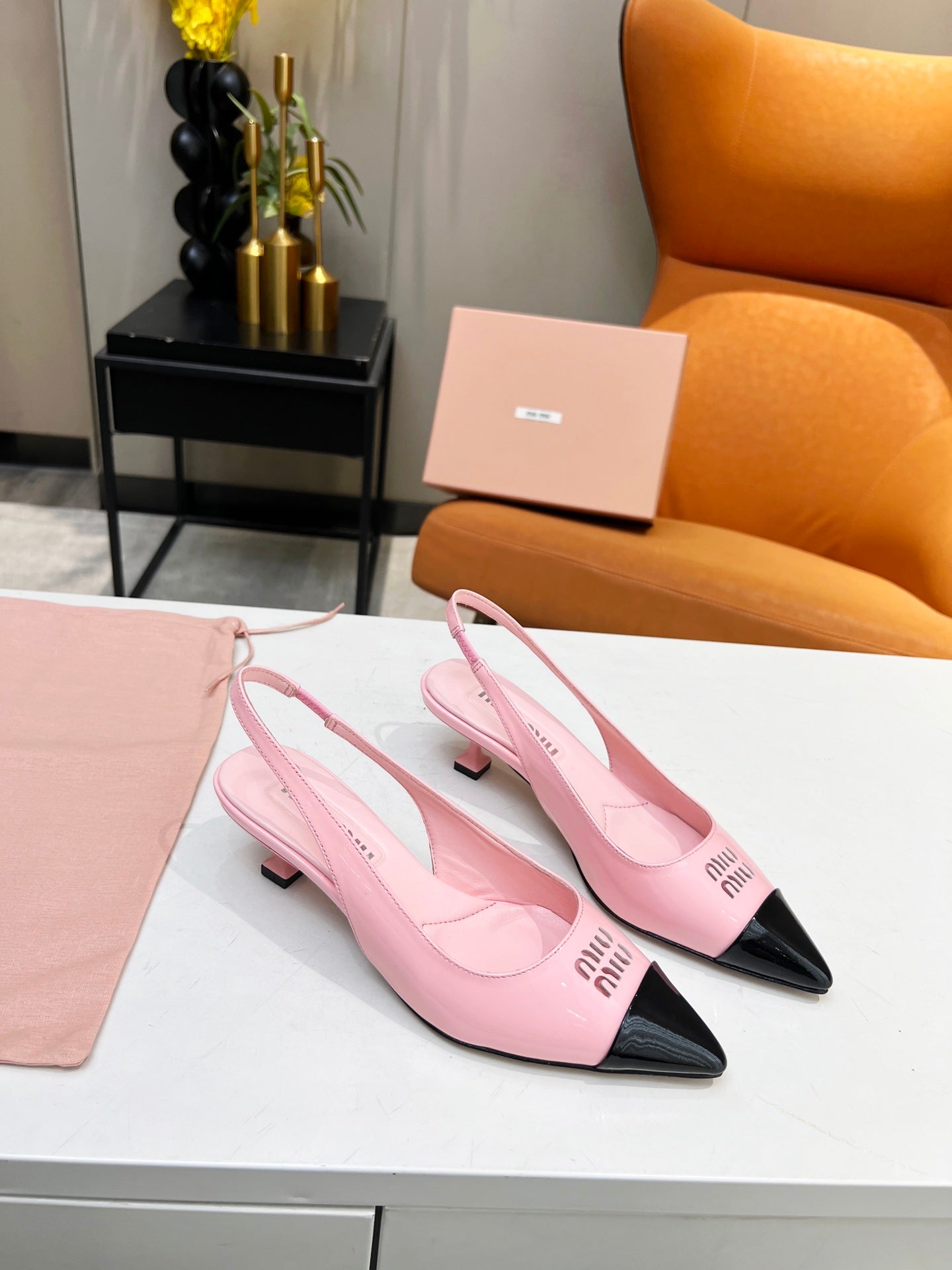 Slingback pump