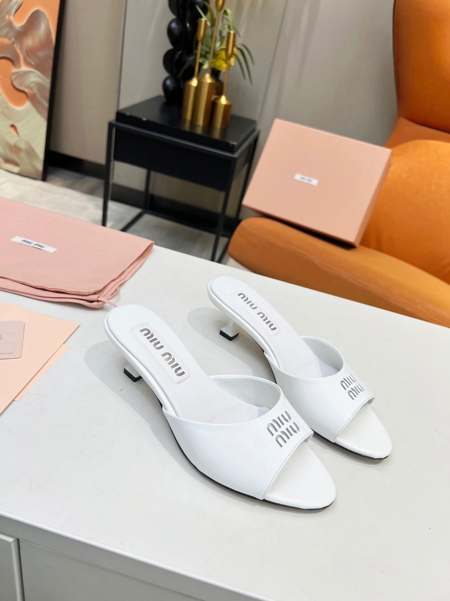 LEATHER SLIPPERS